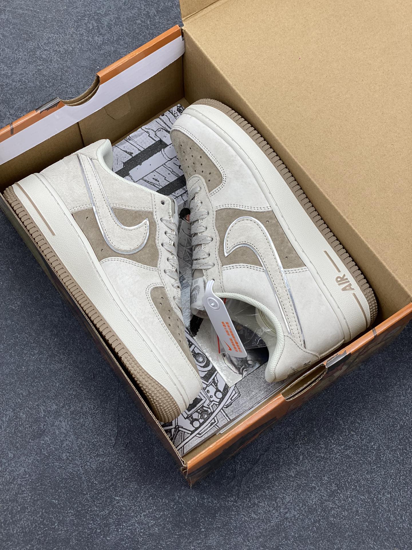 图片[9]-AKIRA×Nike Air Force 1 Low ’07 卡布其诺配色 头成麂皮 满天星配色 空军一号低帮休闲板鞋 原厂麂皮 原楦原纸板 纯正版型 正品NFC感应芯片 高清洁度 内置全掌气垫 货号：DQ3966-183 尺码：36 36.5 37.5 38 38.5 39 40 40.5 41 42 42.5 43 44 44.5 45-选品中心