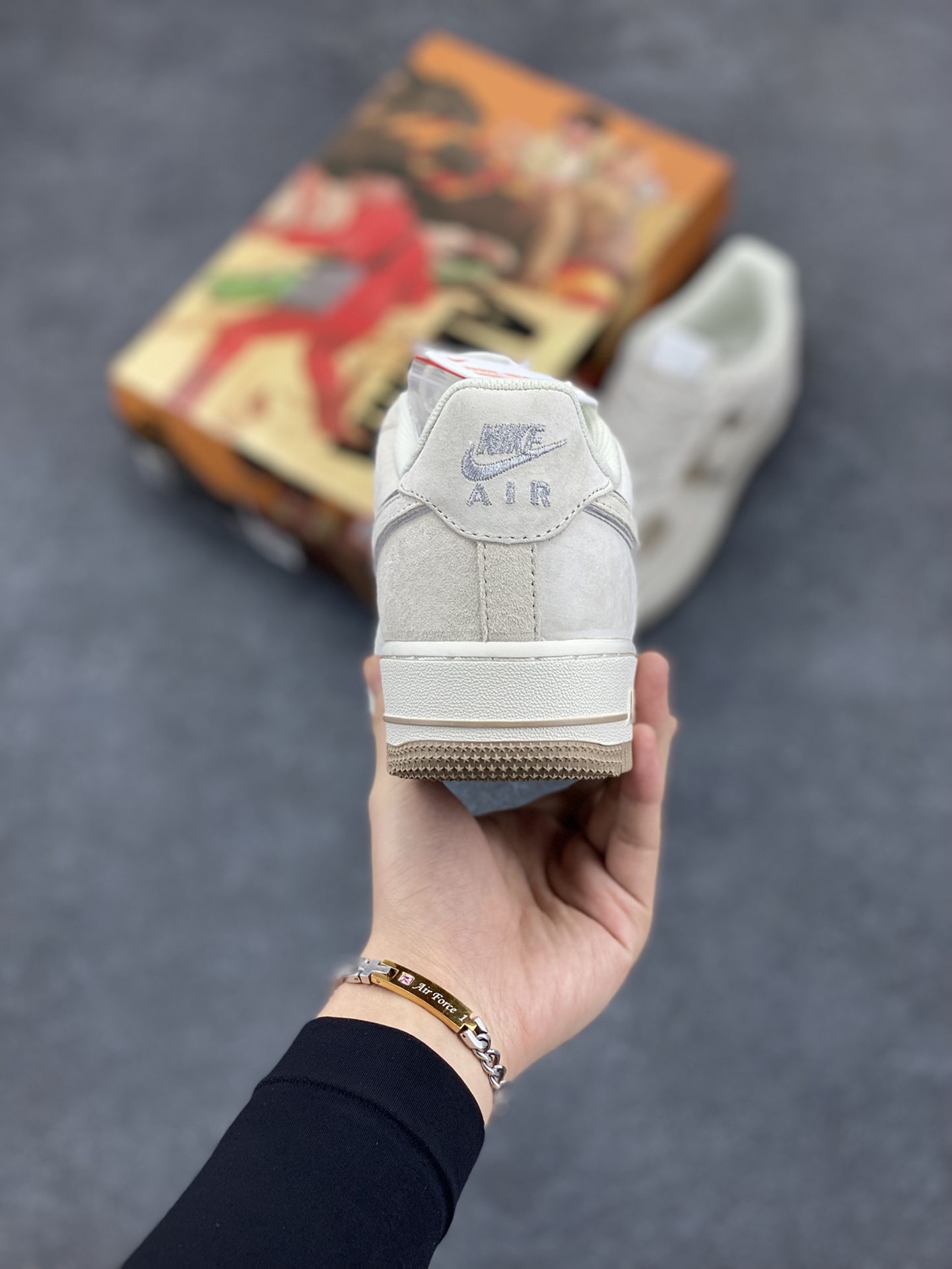 图片[4]-AKIRA×Nike Air Force 1 Low ’07 卡布其诺配色 头成麂皮 满天星配色 空军一号低帮休闲板鞋 原厂麂皮 原楦原纸板 纯正版型 正品NFC感应芯片 高清洁度 内置全掌气垫 货号：DQ3966-183 尺码：36 36.5 37.5 38 38.5 39 40 40.5 41 42 42.5 43 44 44.5 45-选品中心