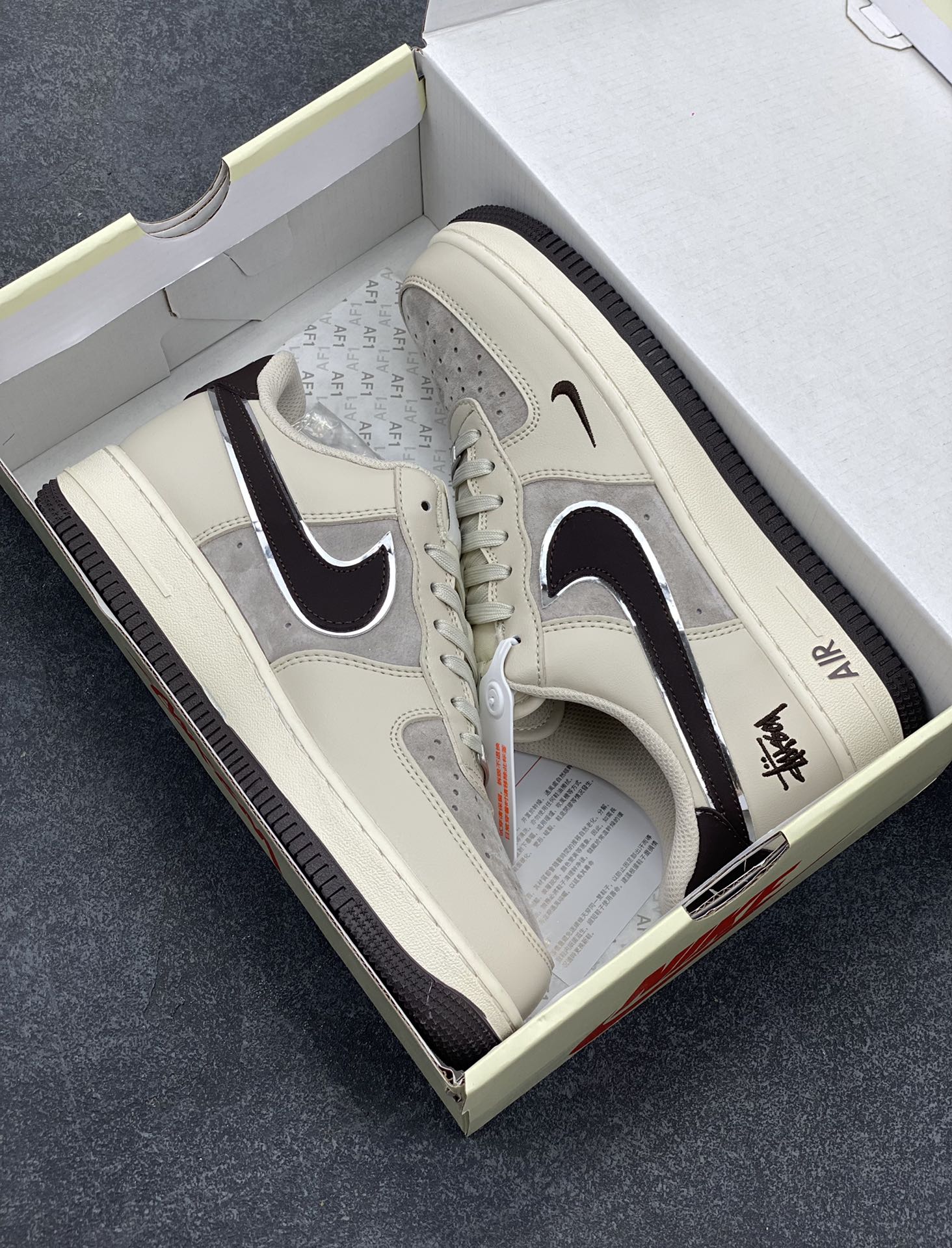 图片[9]-NIke Air Force 1 \’07 Low “斯图西联名–米白黑底”空军一号 低帮 运动鞋 休闲鞋 折边针车 工艺难度大 原楦头原纸板 原装鞋盒 定制五金配件 内置全掌气垫 原厂鞋底 货号：XZ6188-279 尺码：36 36.5 37.5 38 38.5 39 40 40.5 41 42 42.5 43 44 44.5 45-选品中心