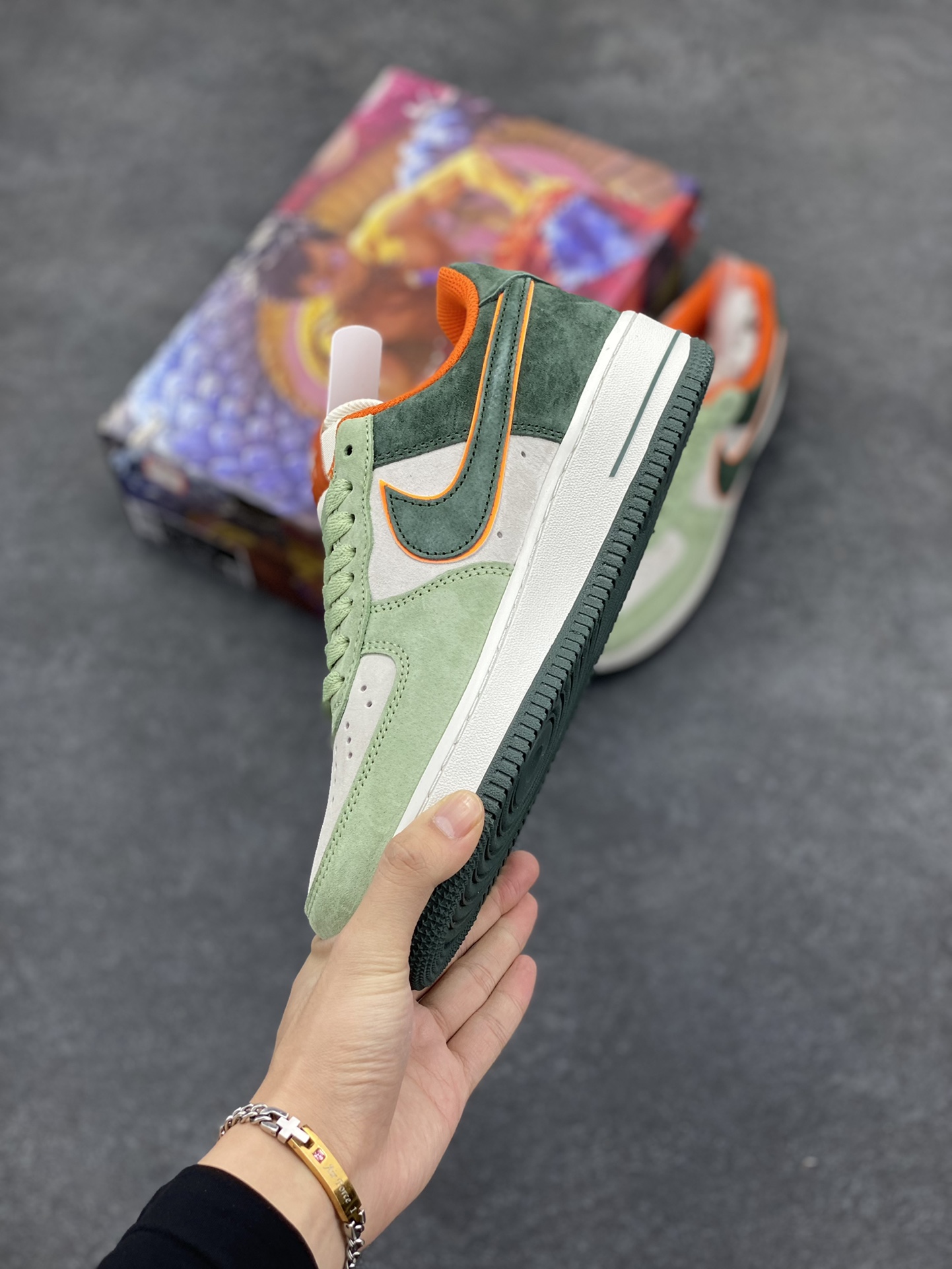 图片[3]-Nike Air Force 1 Low ’07 橙绿麂皮空军一号低帮休闲板鞋 原厂麂皮 原楦原纸板 纯正版型 正品NFC感应芯片 高清洁度 内置全掌气垫 货号：LF8989-777 尺码：36 36.5 37.5 38 38.5 39 40 40.5 41 42 42.5 43 44 44.5 45-选品中心
