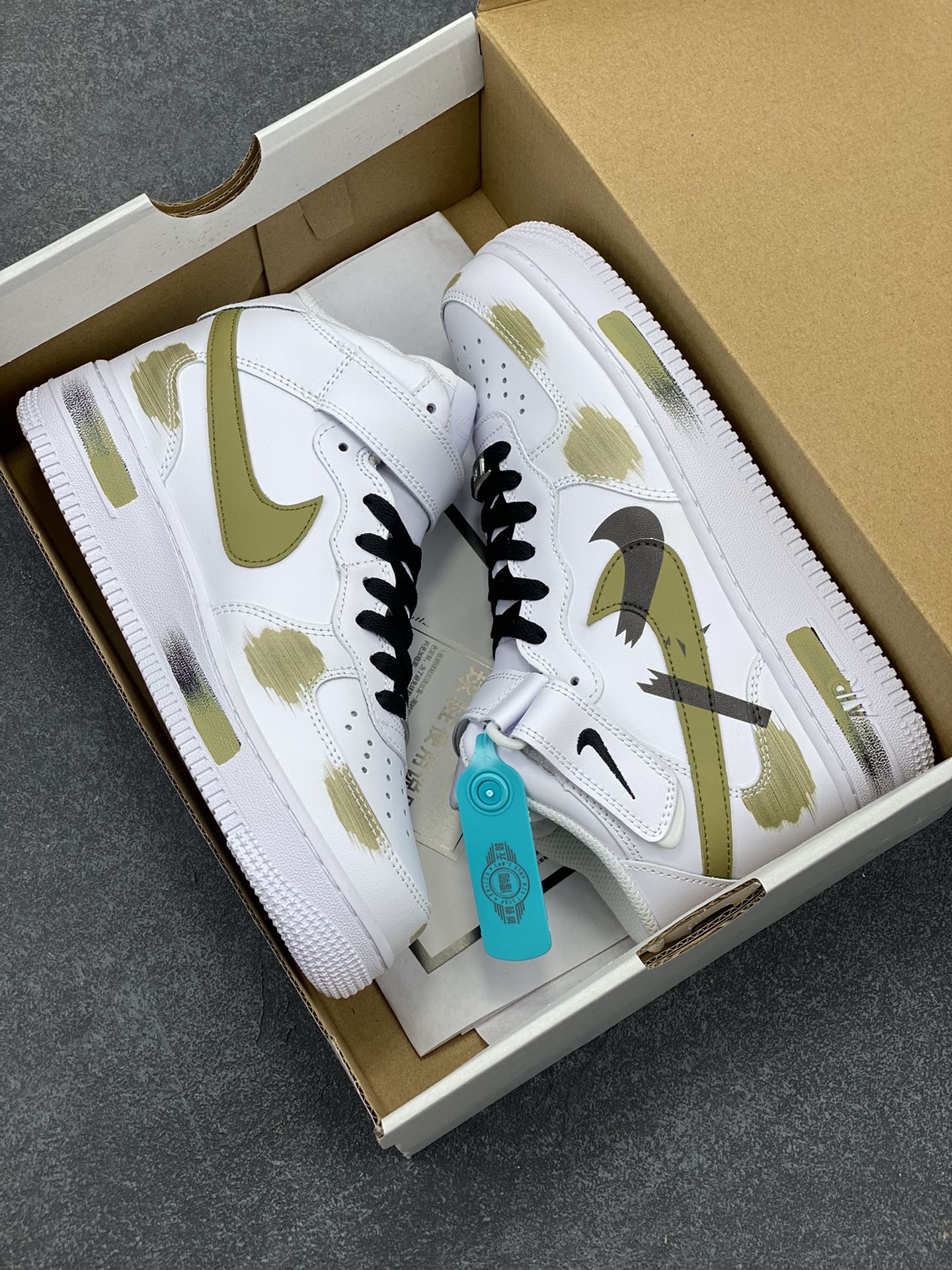 图片[9]-Nike Air Force 1 Low’07 橄榄绿 手绘 断裂 三勾阴影 喷绘 空军一号绑带中帮休闲板鞋 定制皮料 原厂3D打印 定制鞋盒 原楦原纸板 纯正空军版型 内置全掌气垫 货号：CW2289-111 尺码：36 36.5 37.5 38 38.5 39 40 40.5 41 42 42.5 43 44 44.5 45-选品中心