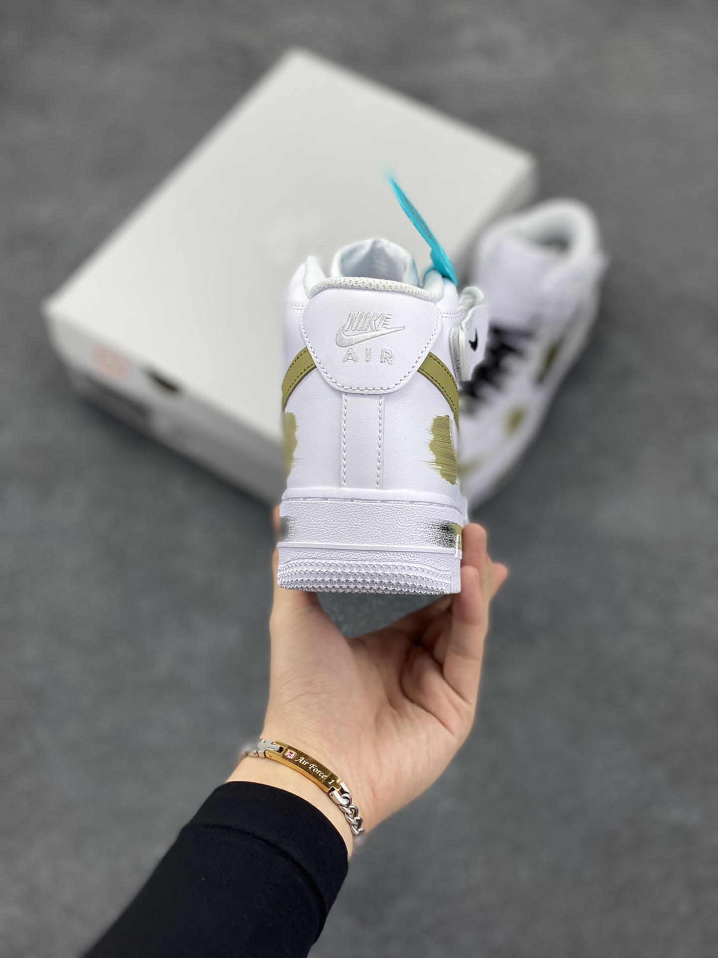 图片[4]-Nike Air Force 1 Low’07 橄榄绿 手绘 断裂 三勾阴影 喷绘 空军一号绑带中帮休闲板鞋 定制皮料 原厂3D打印 定制鞋盒 原楦原纸板 纯正空军版型 内置全掌气垫 货号：CW2289-111 尺码：36 36.5 37.5 38 38.5 39 40 40.5 41 42 42.5 43 44 44.5 45-选品中心