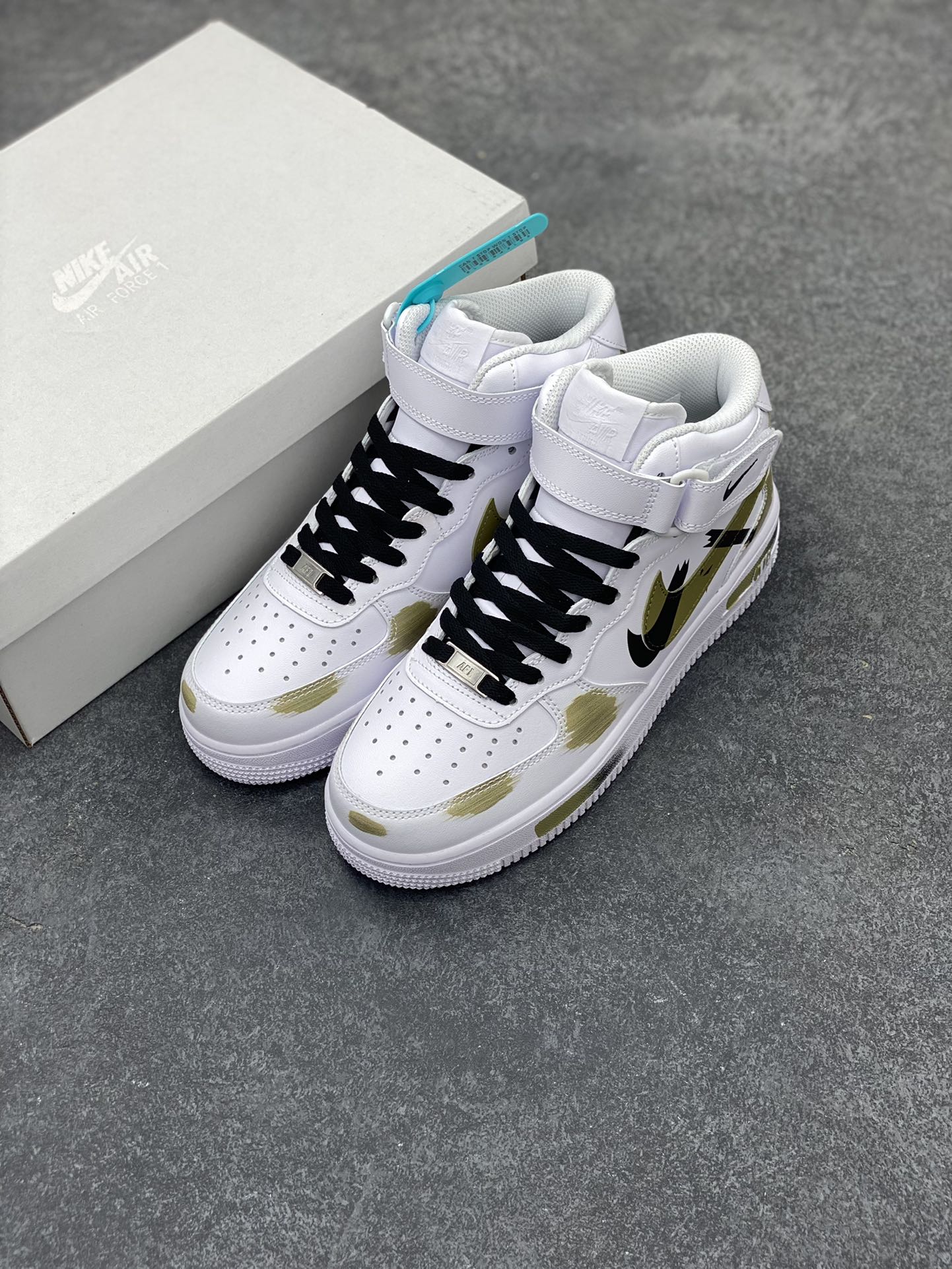 图片[8]-Nike Air Force 1 Low’07 橄榄绿 手绘 断裂 三勾阴影 喷绘 空军一号绑带中帮休闲板鞋 定制皮料 原厂3D打印 定制鞋盒 原楦原纸板 纯正空军版型 内置全掌气垫 货号：CW2289-111 尺码：36 36.5 37.5 38 38.5 39 40 40.5 41 42 42.5 43 44 44.5 45-选品中心