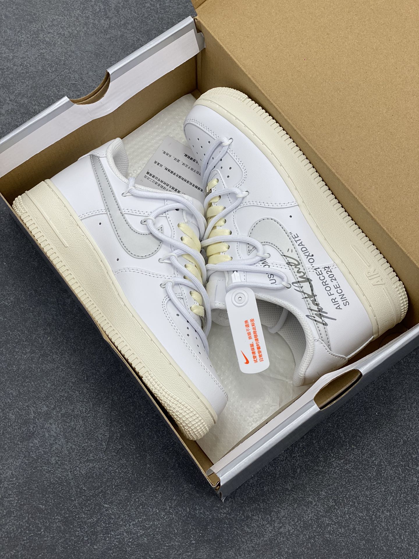 图片[9]-Nike Air Force 1 Low’07 银勾off风 空军一号绑带低帮休闲板鞋 定制皮料 原厂3D打印 定制鞋盒 原楦原纸板 纯正空军版型 内置全掌气垫 货号：ZH0316-051 尺码：36 36.5 37.5 38 38.5 39 40 40.5 41 42 42.5 43 44 44.5 45-选品中心