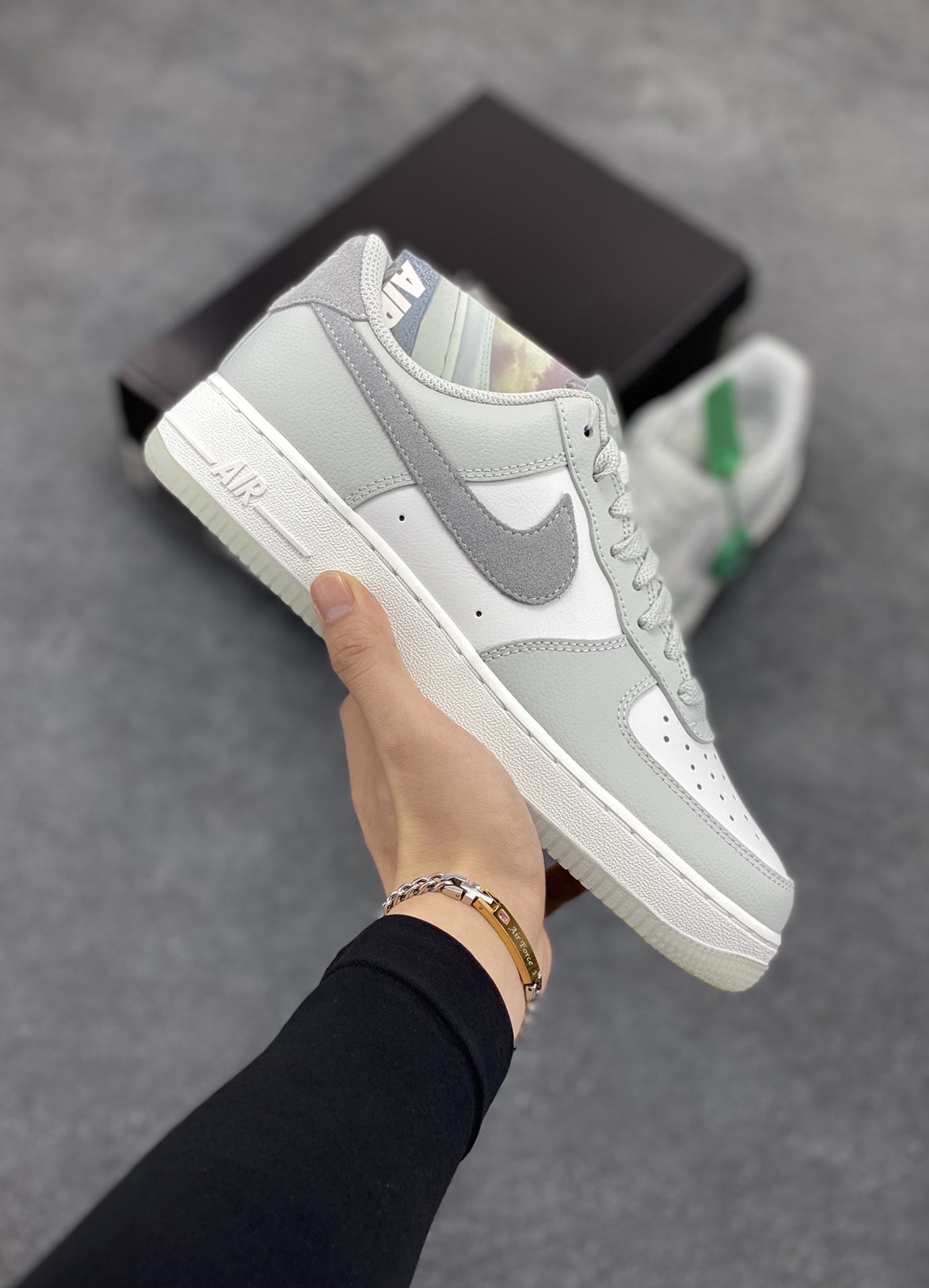 HY版本💯 Nike Air Force 1 Low 灰白 空军一号低帮运动休闲板鞋 原楦头原纸板 打造纯正空军版型 专注外贸渠道 全掌内置蜂窝气垫 原盒配件 原厂中底钢印、拉帮完美 货号:FJ4170-003 尺码:36 36.5 37.5 38 38.5 39 40 40.5 41 42 42.5 43 44 44.5 45 46-选品中心