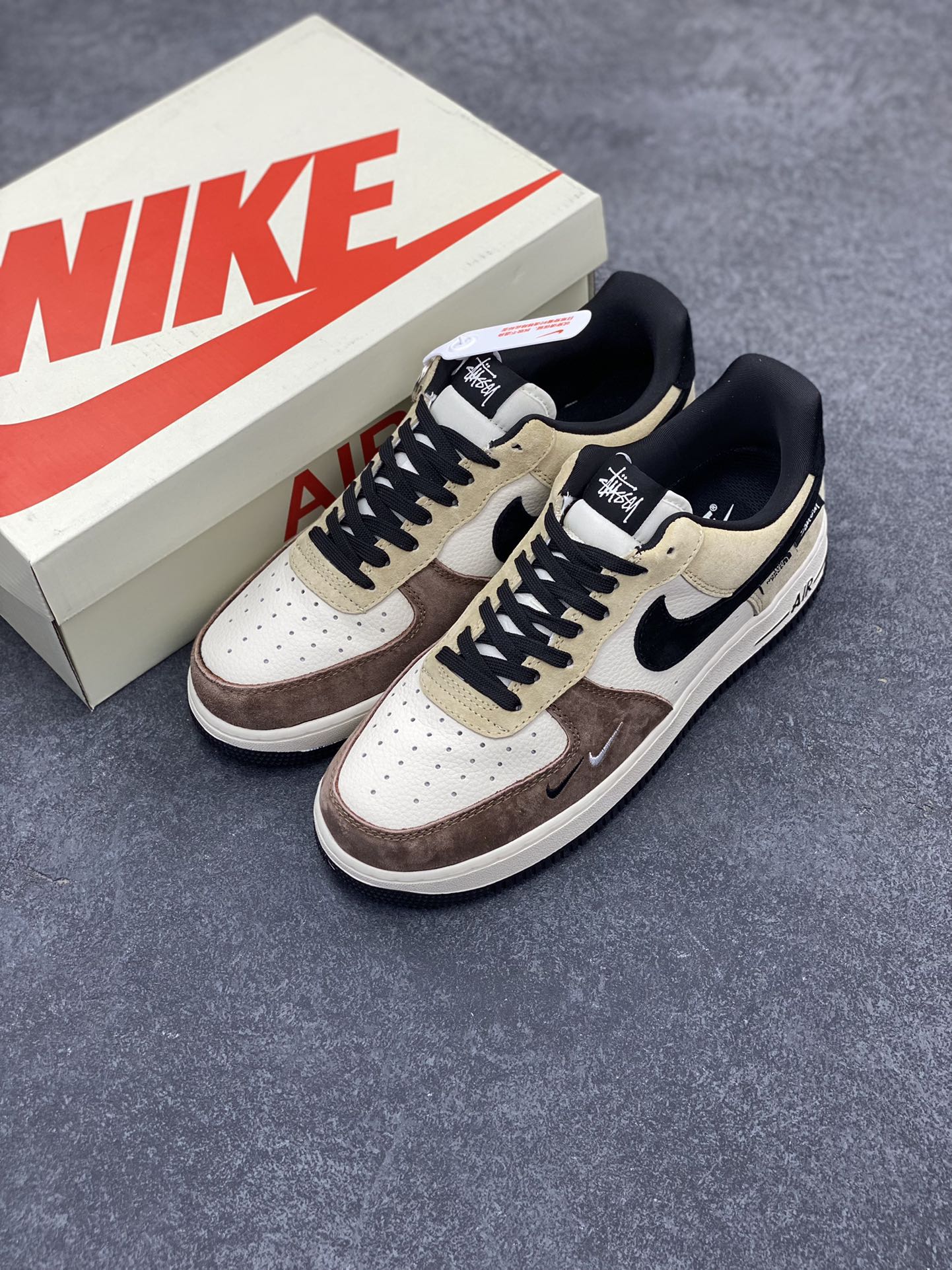 图片[8]-NIke Air Force 1 \’07 Low “北面斯图西联名–黑棕咖”空军一号 低帮 运动鞋 休闲鞋 折边针车 工艺难度大 原楦头原纸板 原装鞋盒 定制五金配件 内置全掌气垫 原厂鞋底 货号：KK1988-018 尺码：36 36.5 37.5 38 38.5 39 40 40.5 41 42 42.5 43 44 44.5 45-选品中心