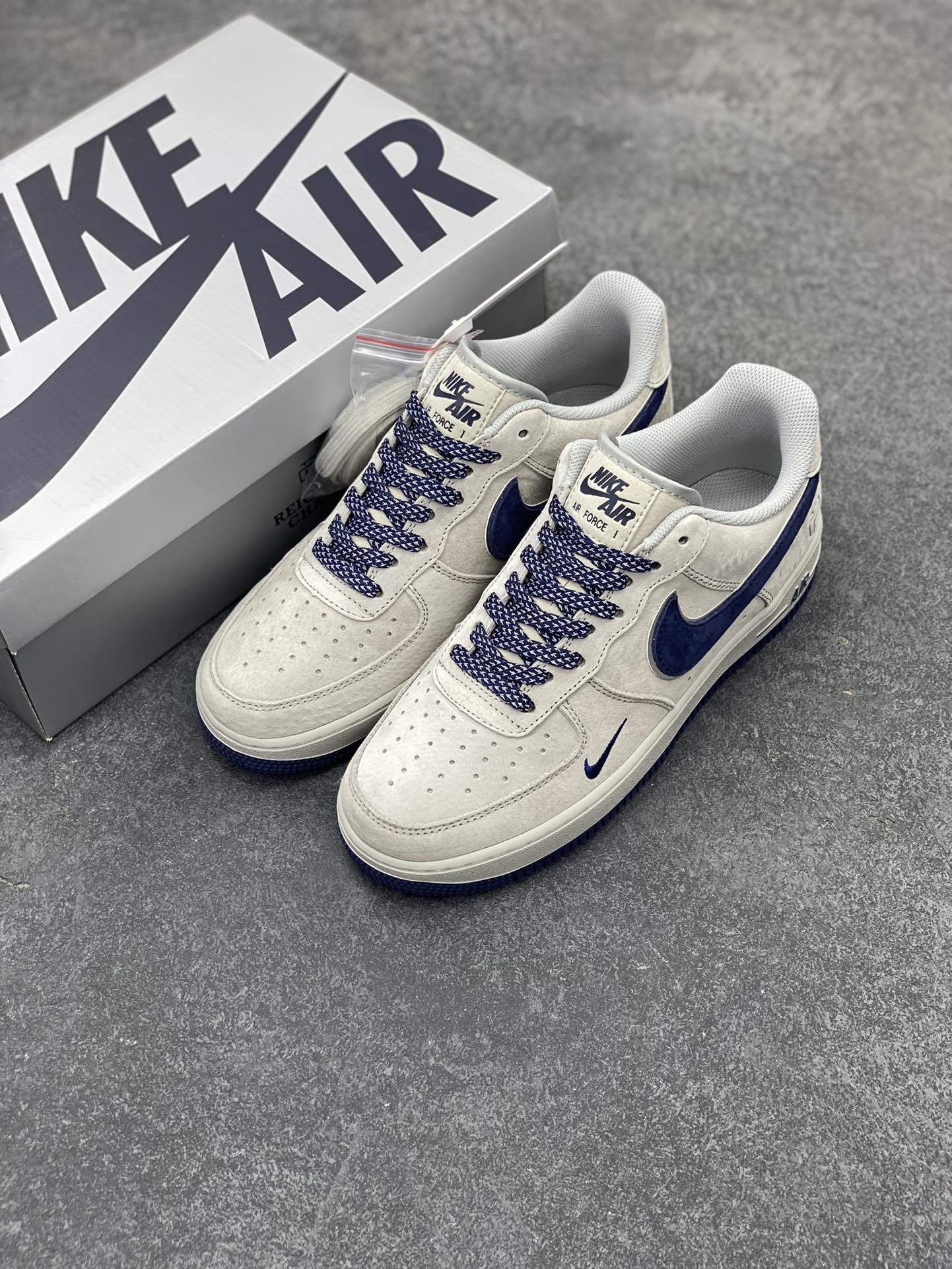 图片[8]-NIke Air Force 1 \’07 Low 麂皮深蓝卫冕冠军 小勾满天星空军一号中帮运动休闲板鞋 3M反光进口麂皮 原装鞋盒原楦头原纸板 内置全掌气垫 高清洁度 货号：WW5021-626 尺码：36 36.5 37.5 38 38.5 39 40 40.5 41 42 42.5 43 44 44.5 45-选品中心