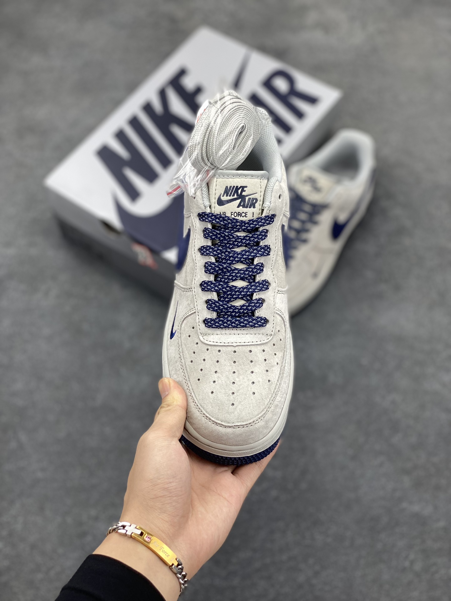 图片[2]-NIke Air Force 1 \’07 Low 麂皮深蓝卫冕冠军 小勾满天星空军一号中帮运动休闲板鞋 3M反光进口麂皮 原装鞋盒原楦头原纸板 内置全掌气垫 高清洁度 货号：WW5021-626 尺码：36 36.5 37.5 38 38.5 39 40 40.5 41 42 42.5 43 44 44.5 45-选品中心