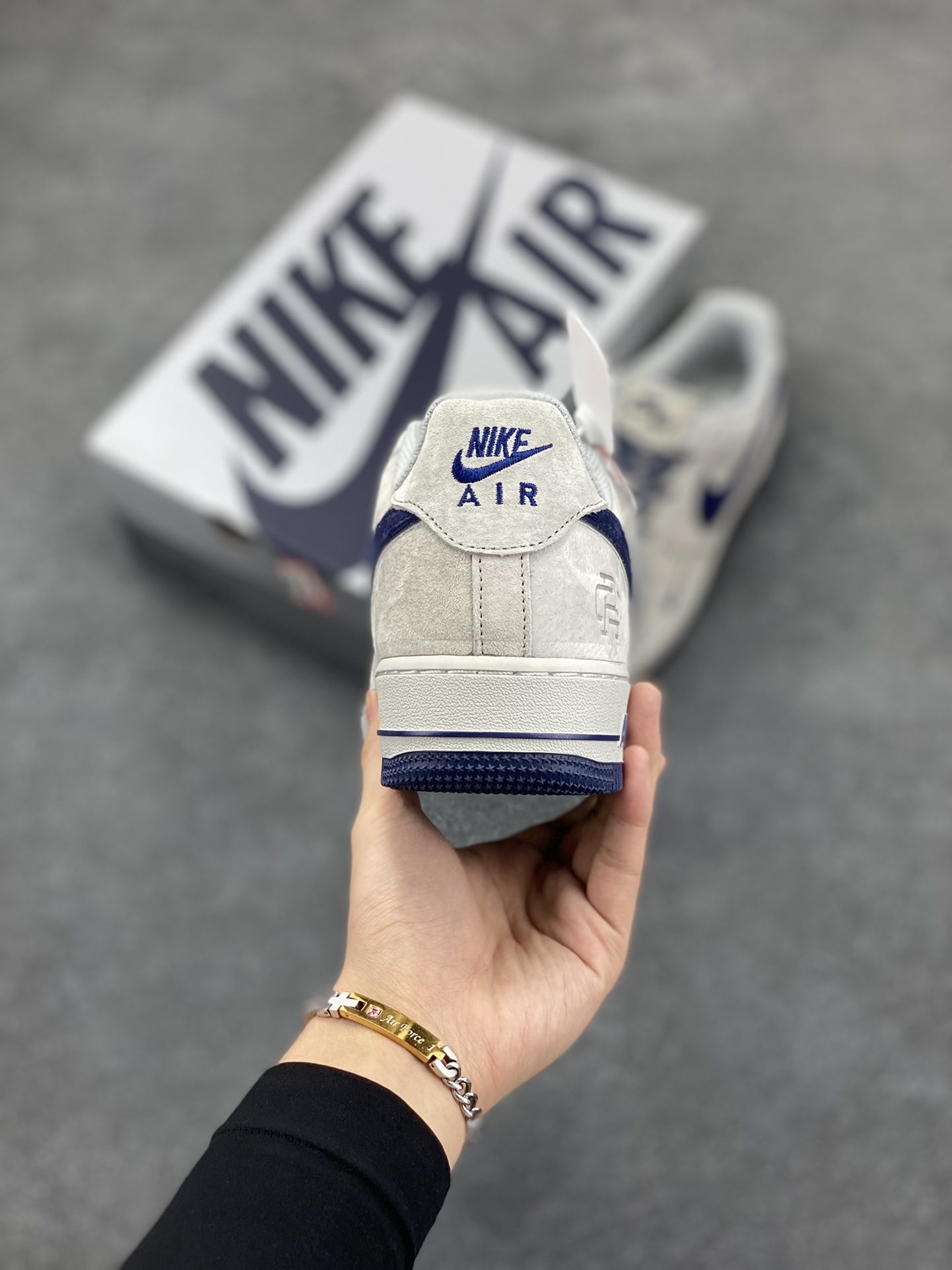 图片[4]-NIke Air Force 1 \’07 Low 麂皮深蓝卫冕冠军 小勾满天星空军一号中帮运动休闲板鞋 3M反光进口麂皮 原装鞋盒原楦头原纸板 内置全掌气垫 高清洁度 货号：WW5021-626 尺码：36 36.5 37.5 38 38.5 39 40 40.5 41 42 42.5 43 44 44.5 45-选品中心