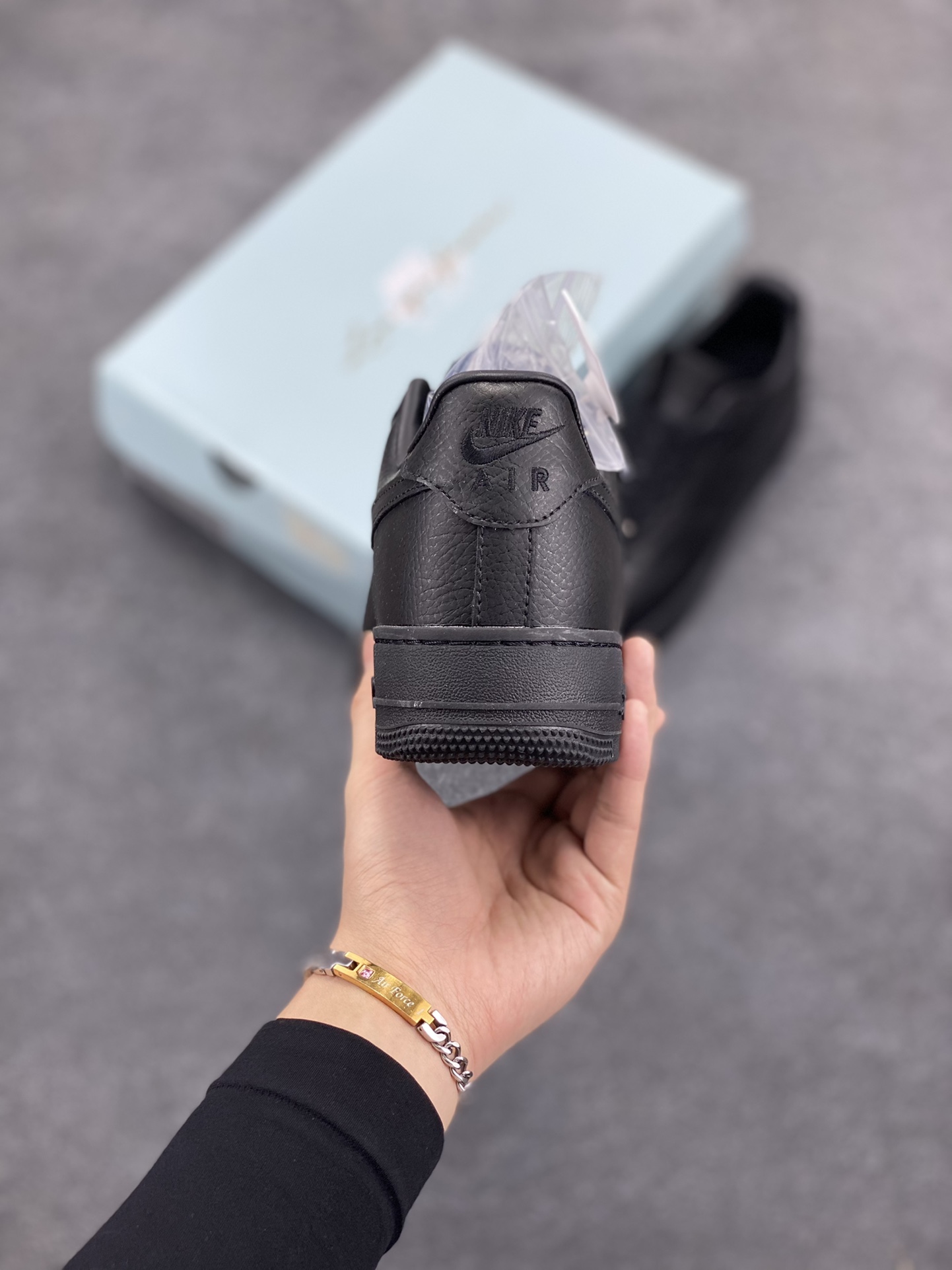 图片[4]-Nike Air Force 1 07 low空军一号 全黑荔枝纹 板鞋 原楦头原纸板 打造纯正空军版型#专注外贸渠道 全掌内置蜂窝气垫 #原盒配件 原厂中底钢印、拉帮完美 货号：CZ8065-001 尺码：36 36.5 37.5 38 38.5 39 40 40.5 41 42 42.5 43 44 44.5 45-选品中心