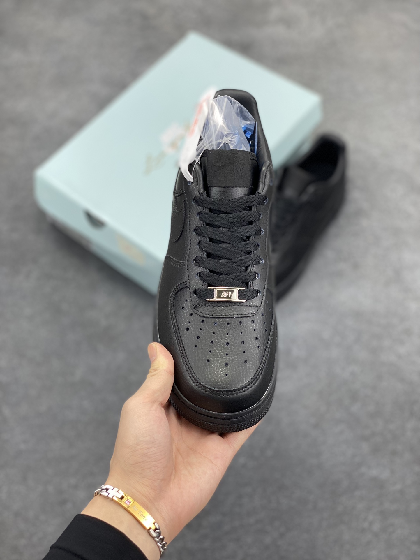 图片[2]-Nike Air Force 1 07 low空军一号 全黑荔枝纹 板鞋 原楦头原纸板 打造纯正空军版型#专注外贸渠道 全掌内置蜂窝气垫 #原盒配件 原厂中底钢印、拉帮完美 货号：CZ8065-001 尺码：36 36.5 37.5 38 38.5 39 40 40.5 41 42 42.5 43 44 44.5 45-选品中心