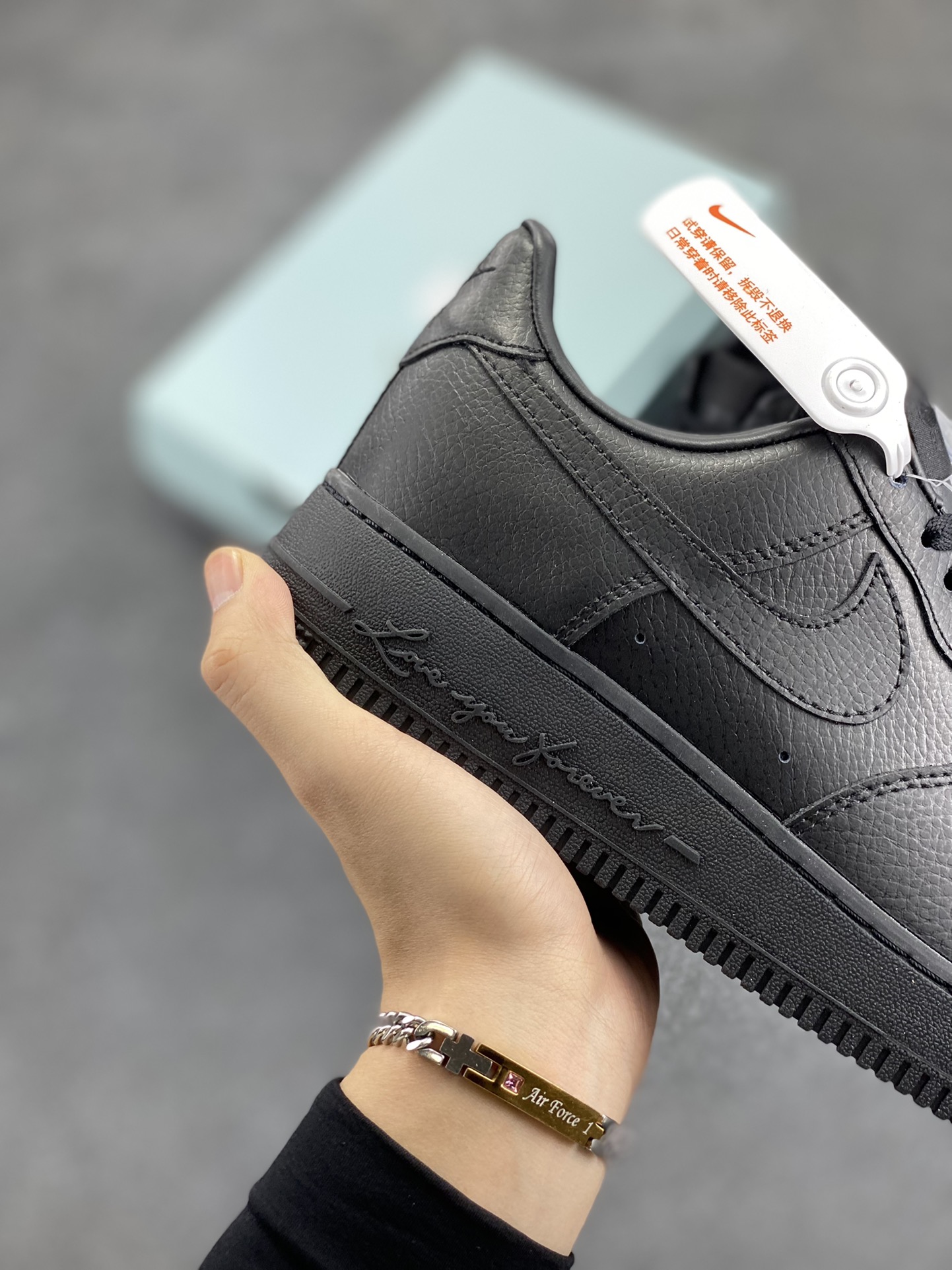 图片[6]-Nike Air Force 1 07 low空军一号 全黑荔枝纹 板鞋 原楦头原纸板 打造纯正空军版型#专注外贸渠道 全掌内置蜂窝气垫 #原盒配件 原厂中底钢印、拉帮完美 货号：CZ8065-001 尺码：36 36.5 37.5 38 38.5 39 40 40.5 41 42 42.5 43 44 44.5 45-选品中心