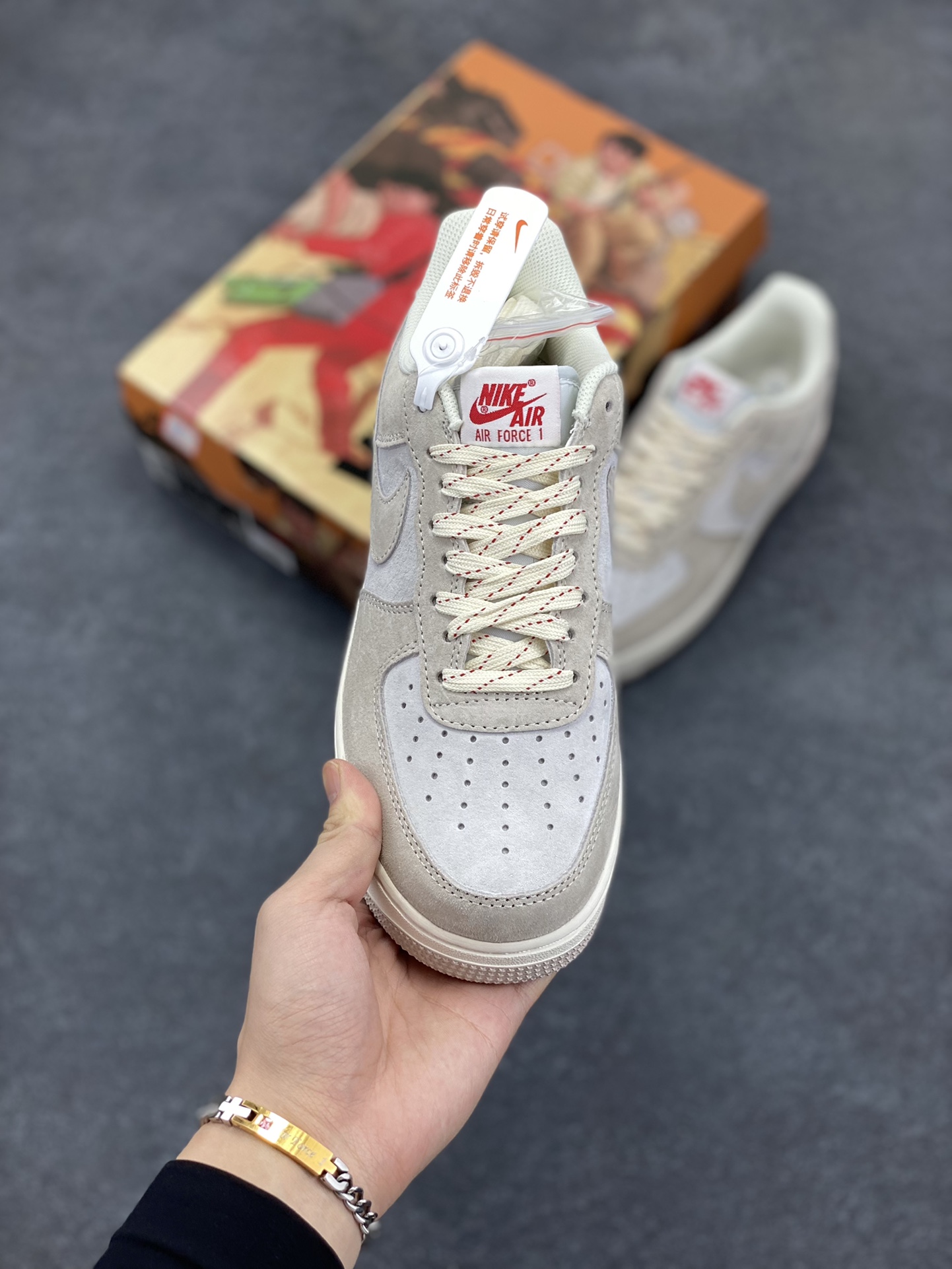 图片[2]-AKIRA×Nike Air Force 1 Low ’07 浅粉配色 头成麂皮 满天星配色 空军一号低帮休闲板鞋 原厂麂皮 原楦原纸板 纯正版型 正品NFC感应芯片 高清洁度 内置全掌气垫 货号：DE3966-623 尺码：36 36.5 37.5 38 38.5 39 40 40.5 41 42 42.5 43 44 44.5 45-选品中心