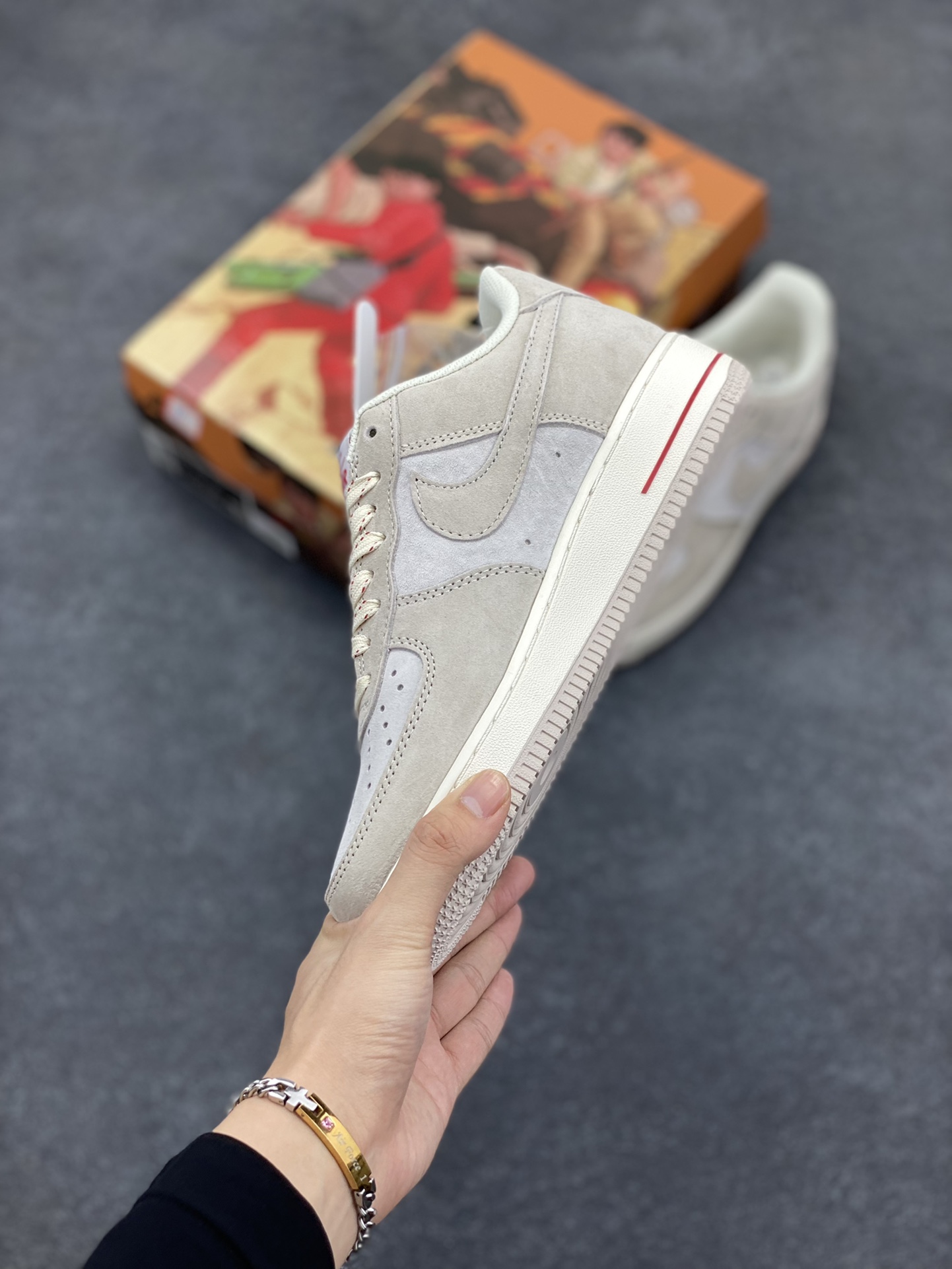 图片[3]-AKIRA×Nike Air Force 1 Low ’07 浅粉配色 头成麂皮 满天星配色 空军一号低帮休闲板鞋 原厂麂皮 原楦原纸板 纯正版型 正品NFC感应芯片 高清洁度 内置全掌气垫 货号：DE3966-623 尺码：36 36.5 37.5 38 38.5 39 40 40.5 41 42 42.5 43 44 44.5 45-选品中心