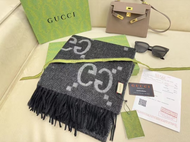 Gucci Wool Jacquard Scarf, Double-Sided GG Pattern, 200*45cm - Stylish Winter 1 Gucci Wool Jacquard Scarf, Double-Sided GG Pattern, 200*45cm - Stylish Winter
