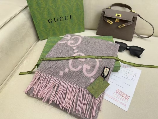 Gucci Wool Scarf with GG Pattern, Luxurious Winter Essential - 200*45cm 1 Gucci Wool Scarf with GG Pattern, Luxurious Winter Essential - 200*45cm