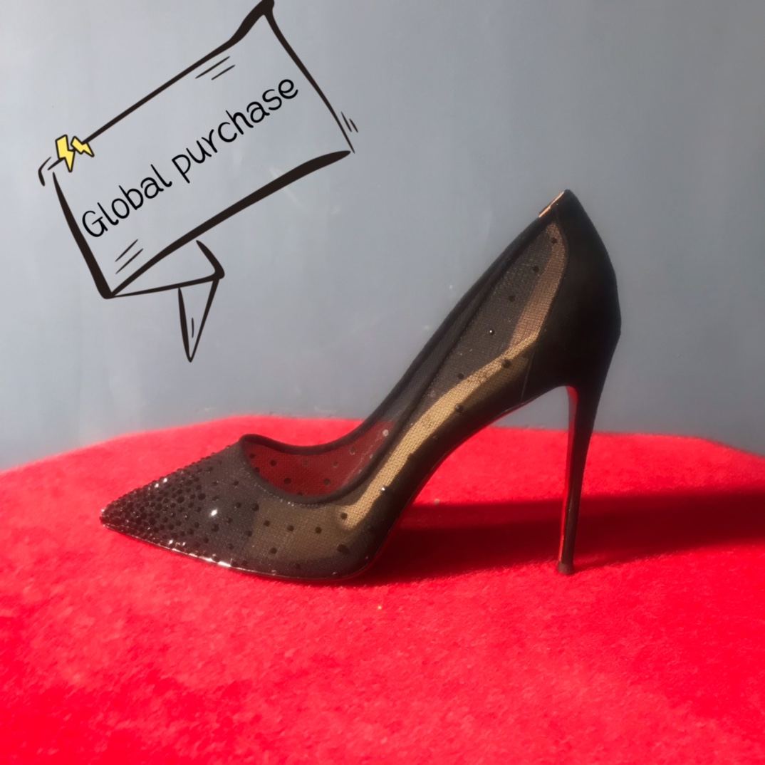 NO:100380,High-end custom gift shoes classic series H12Cm, size 34-42. Customized models are not refundable or exchanged. 8050-034. Black deer leather, black imitation diamonds. Standard European size Reference:8050-034 Color:black Material:veau velourd Lining:goat leather Heel height:12Cm Sole:leather sole Size:EU 34-42 (US 4-11):,,christian louboutin19860909高端订制 礼鞋精典款系列 H12Cm,尺码34-42码.订制款不退不换8050-034.黑色鹿皮,黑色仿奥钻 标准欧码 Reference:8050-034 Color:black Material:veau velourd Lining:goat leather Heel heigh:12Cm Sole:leather sole Size:EU 34－42（US 4一11) :,,christian louboutin,Women's Shoes