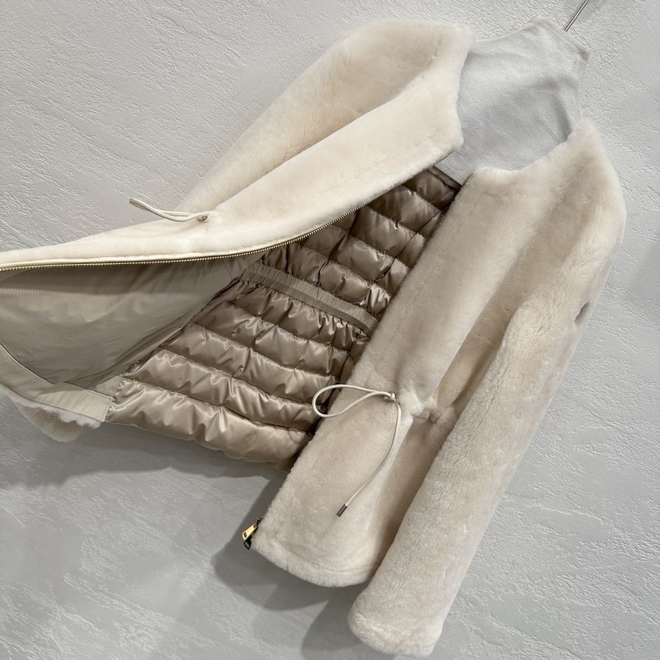 Stylish 24-Year-Old Moncl*r Coat: Velvet, Self-Heating, One-of-a-Kind, High Quality. - 图片 8