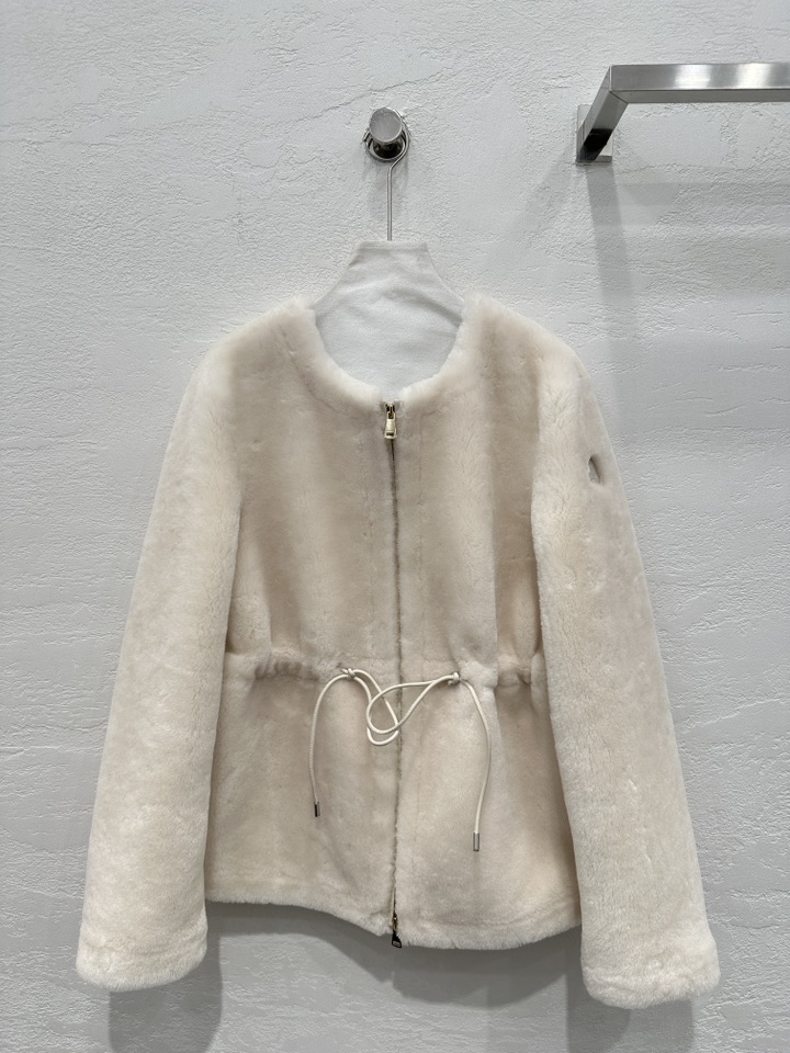 Stylish 24-Year-Old Moncl*r Coat: Velvet, Self-Heating, One-of-a-Kind, High Quality. - 图片 1