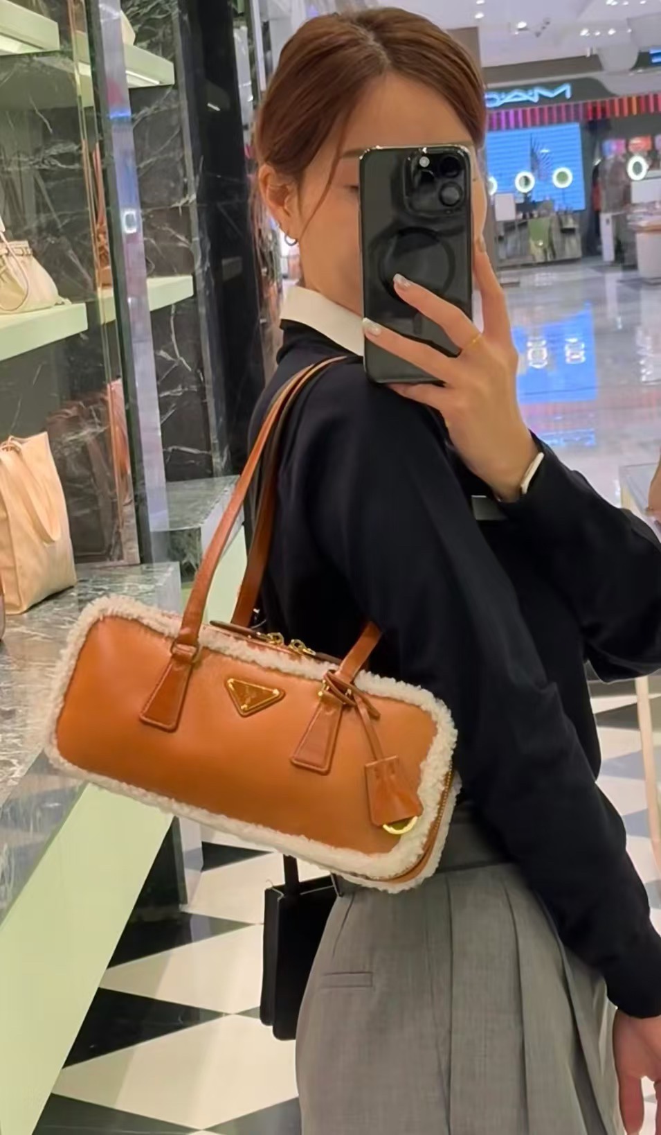 Prada Luxury Designer Handbag Shoulder Bag in fine calfskin