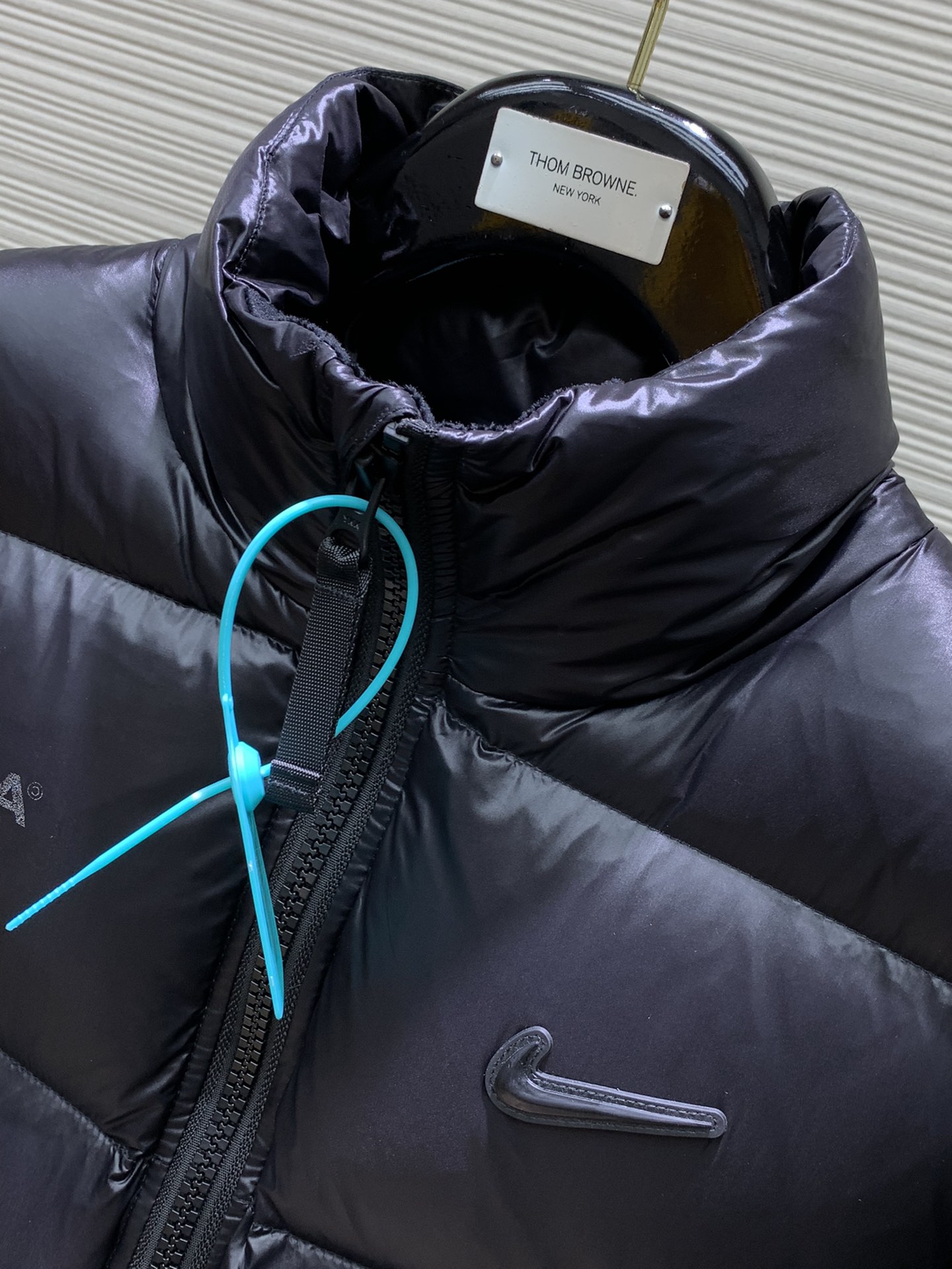 NikexDrakeNocta系列联名立领公鸭羽绒服王一博同款充绒达480克定制YKK拉链拉链带锁扣所有