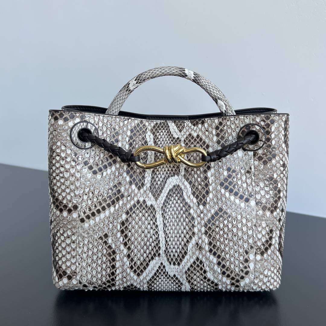 #BV NOUVEAU ANDIAMO SALLAGE🎈743568 Le cuir de serpent est un article à la mode avec un grand luxe et un charme unique. Le sac associé à la sensation de 👍 avec des nœuds de corde métallique, non seulement améliore le luxe global, mais rend également le sac très collectable🐍 un bandoulière coulissant est une variété de façons de le porter pour répondre aux besoins des différentes occasions. beaux sacs de boutique, taille: 25x22x10.5