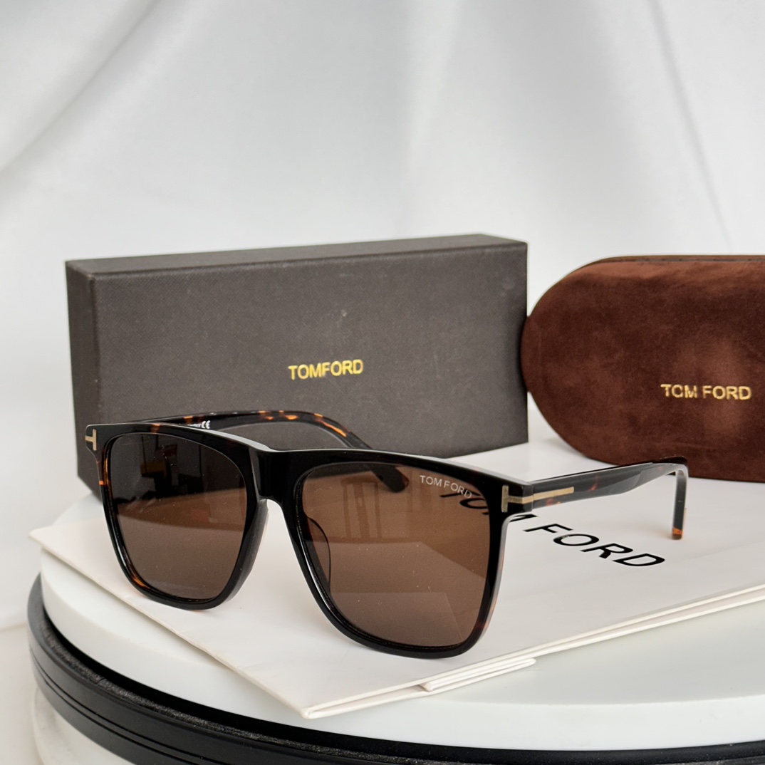 ️现货现货TOMFORD汤姆家MODEL:FT832size59口15-145时尚潮流独具工艺太阳镜