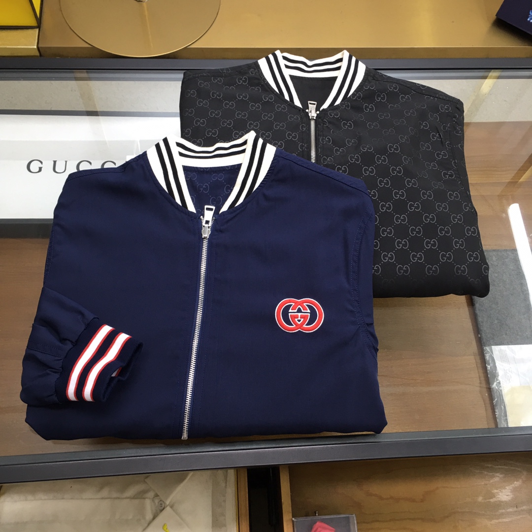 NO:516108,The new product hits new [Gu..ci] Guqi 2025ss latest stand-up collar casual jacket with high-end quality, double-sided wearable design, the fabrics and hardware are all customized, the original custom fabric jacquard splicing contrasting color design is only required to use the current popular printing design, the upper body is handsome and stylish, not restrained at all, and the upper body is super comfortable!  The whole piece is super cool and upscale!  The upper body is not thick, showing the fashionable and personalized atmosphere!  Number of codes: M-3XL Color black-blue...,,jackets & coats,jackets & coats,alexander wang19860909新品爆款上新【Gu..ci】古奇 2025ss最新立领休闲夹克外套 高端品质、双面可穿设计,版型面料五金都是定制,原版订制面料提花拼接撞色设计,仅需Logo采用时下流行的印花设计,上身帅气有型,一点不拘束、上身超级舒适！整件超级酷炫上档次！上身不厚重,尽显时尚个性气息！ 码数:M-3XL 颜色黑色-兰色..,,jackets & coats,jackets & coats,alexander wang,Men's clothing