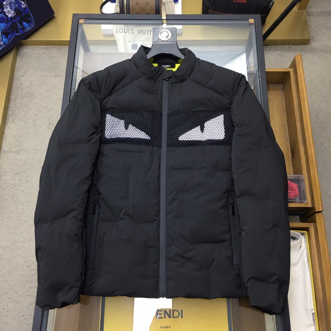 新品羽绒服🌹【Fend...】🔥顶级🔝版本
秋冬新品,小怪兽眼睛👀羽绒服问世!连帽设计,简单的大方基