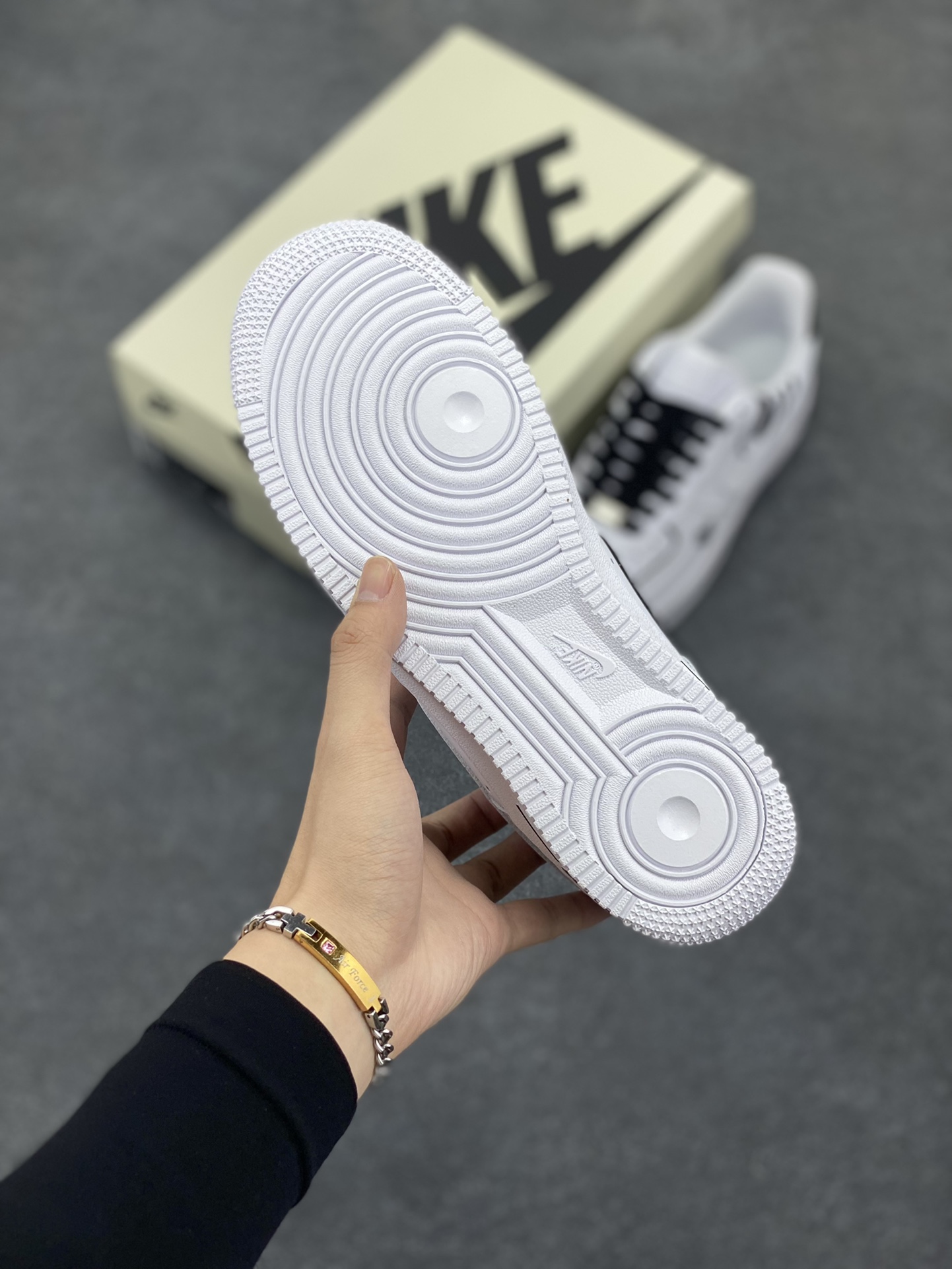图片[5]-Nike Air Force 1 Low 爱心叠勾 原楦头原纸板 打造纯正空军版型 专注外贸渠道 全掌内置蜂窝气垫 原盒配件 原厂中底钢印、拉帮完美 货号：CW2288-022 尺码：36 36.5 37.5 38 38.5 39 40 40.5 41 42 42.5 43 44 44.5 45-选品中心