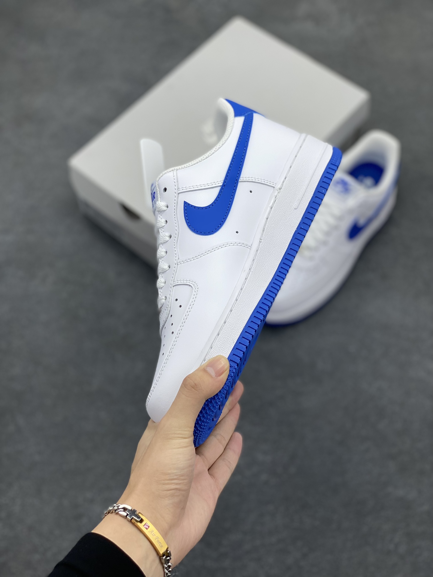 图片[3]-Nk Air Force 1\’07 Low 白宝蓝 空军一号低帮休闲板鞋 原楦头原纸板 打造纯正空军版型#专注外贸渠道 全掌内置蜂窝气垫 #原盒配件 原厂中底钢印、拉帮完美 货号：FJ4146-103 尺码：35.5 36 36.5 37.5 38 38.5 39 40 40.5 41 42 42.5 43 44 44.5 45-选品中心