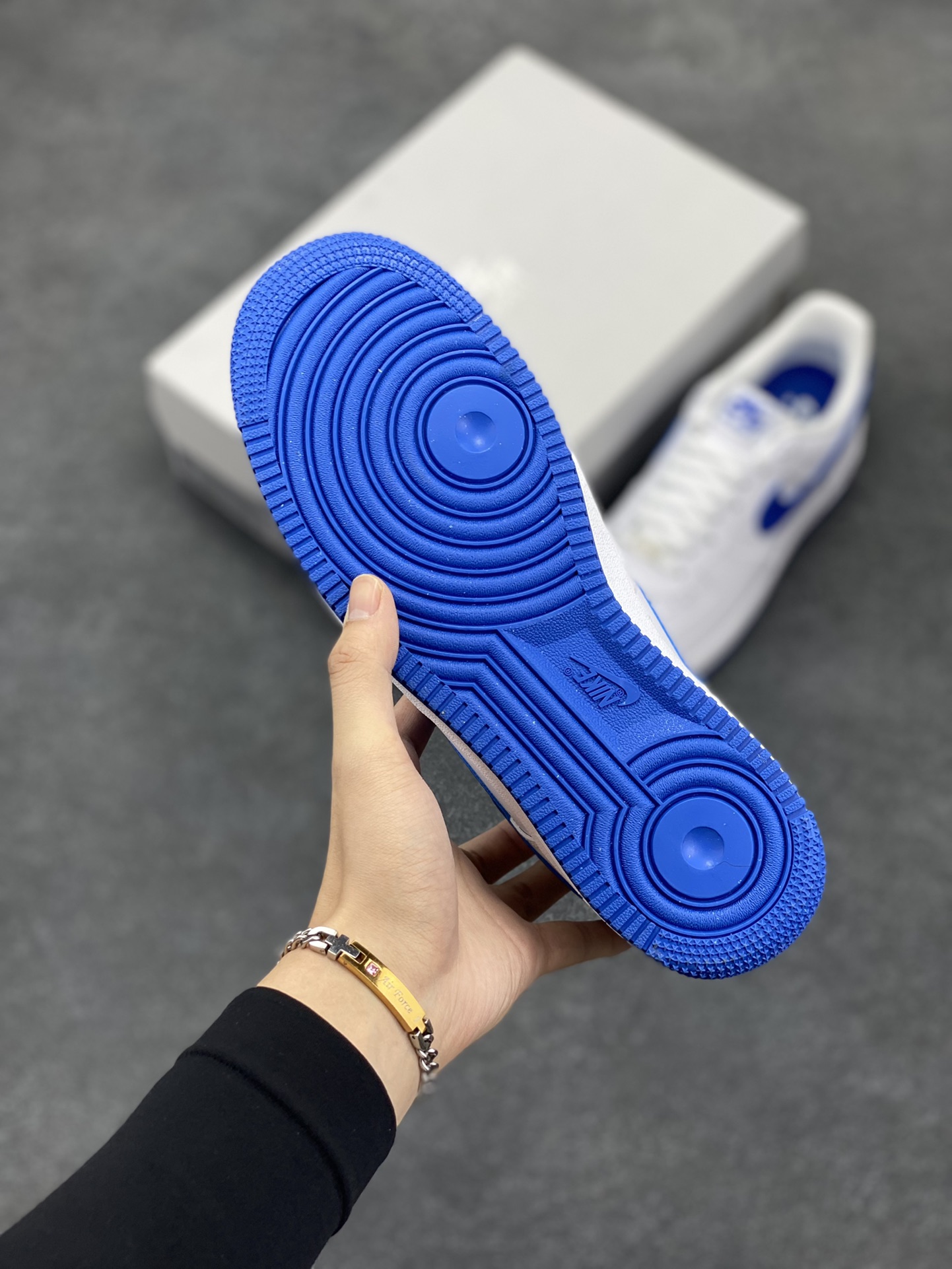 图片[5]-Nk Air Force 1\’07 Low 白宝蓝 空军一号低帮休闲板鞋 原楦头原纸板 打造纯正空军版型#专注外贸渠道 全掌内置蜂窝气垫 #原盒配件 原厂中底钢印、拉帮完美 货号：FJ4146-103 尺码：35.5 36 36.5 37.5 38 38.5 39 40 40.5 41 42 42.5 43 44 44.5 45-选品中心