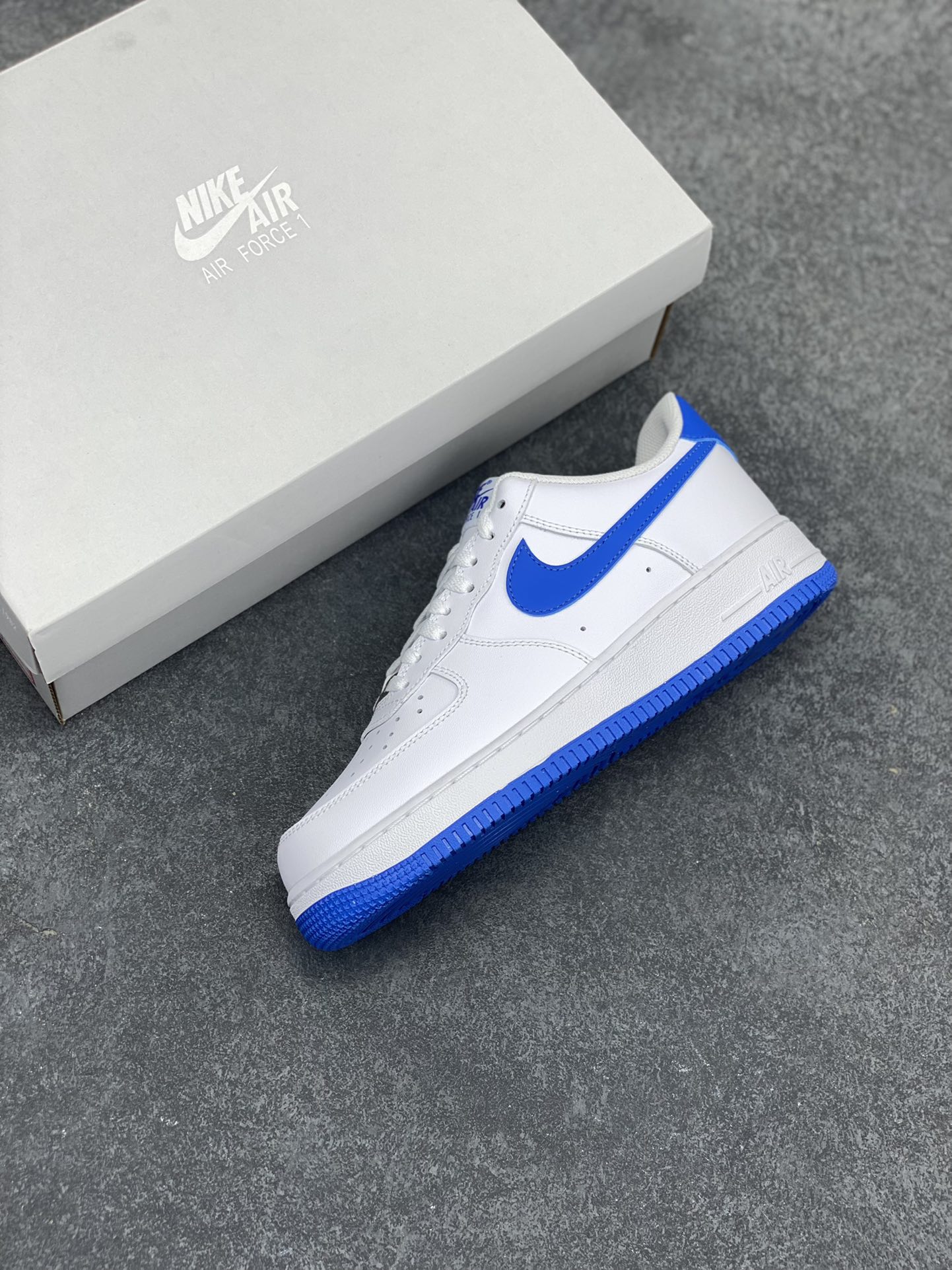 图片[7]-Nk Air Force 1\’07 Low 白宝蓝 空军一号低帮休闲板鞋 原楦头原纸板 打造纯正空军版型#专注外贸渠道 全掌内置蜂窝气垫 #原盒配件 原厂中底钢印、拉帮完美 货号：FJ4146-103 尺码：35.5 36 36.5 37.5 38 38.5 39 40 40.5 41 42 42.5 43 44 44.5 45-选品中心