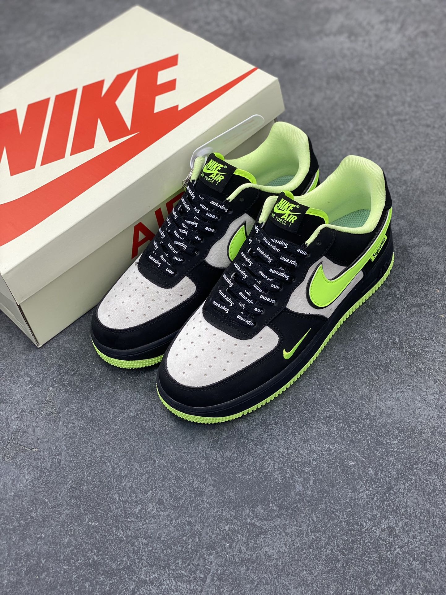 图片[8]-NIke Air Force 1 \’07 Low “Supreme联名–黑夜荧光”空军一号 低帮 运动鞋 休闲鞋 折边针车 工艺难度大 原楦头原纸板 原装鞋盒 定制五金配件 内置全掌气垫 原厂鞋底 货号：DF0180-009 尺码：36 36.5 37.5 38 38.5 39 40 40.5 41 42 42.5 43 44 44.5 45-选品中心