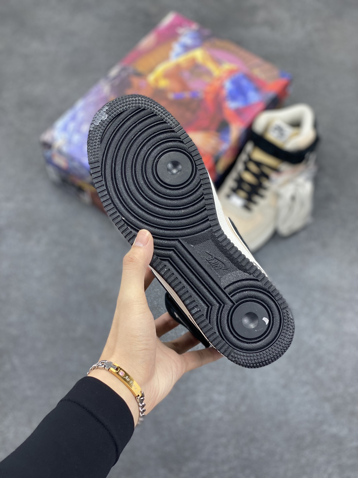 图片[5]-Nike Air Force 1 MID 灰黑 空军一号低帮休闲板鞋 原厂麂皮 原楦原纸板 纯正版型 正品NFC感应芯片 高清洁度 内置全掌气垫 货号：CG9908-106 尺码：36 36.5 37.5 38 38.5 39 40 40.5 41 42 42.5 43 44 44.5 45-选品中心