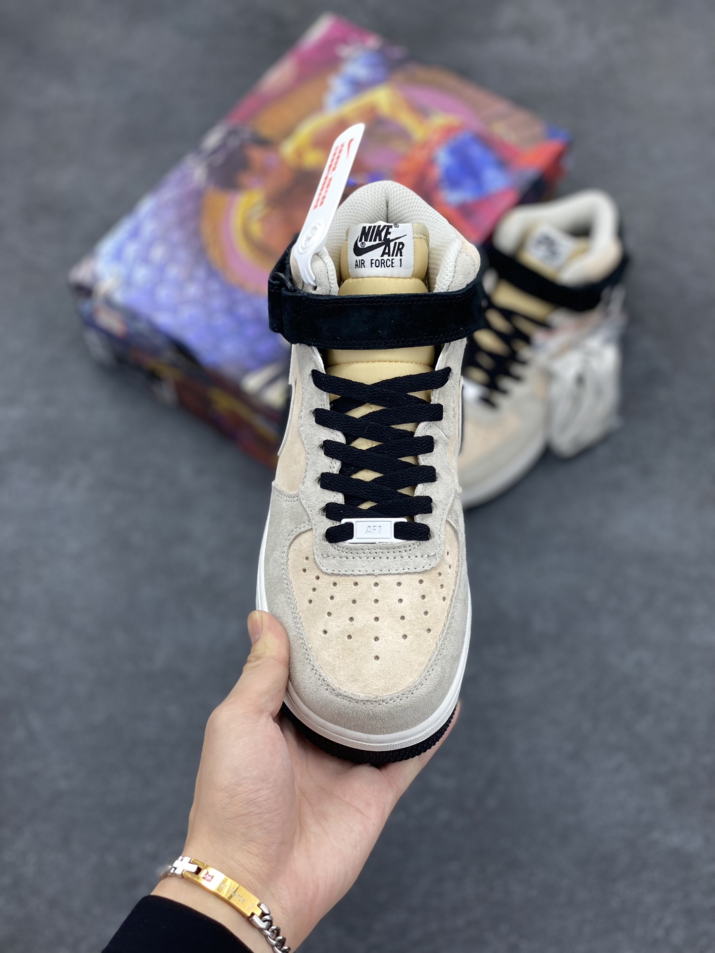 图片[2]-Nike Air Force 1 MID 灰黑 空军一号低帮休闲板鞋 原厂麂皮 原楦原纸板 纯正版型 正品NFC感应芯片 高清洁度 内置全掌气垫 货号：CG9908-106 尺码：36 36.5 37.5 38 38.5 39 40 40.5 41 42 42.5 43 44 44.5 45-选品中心