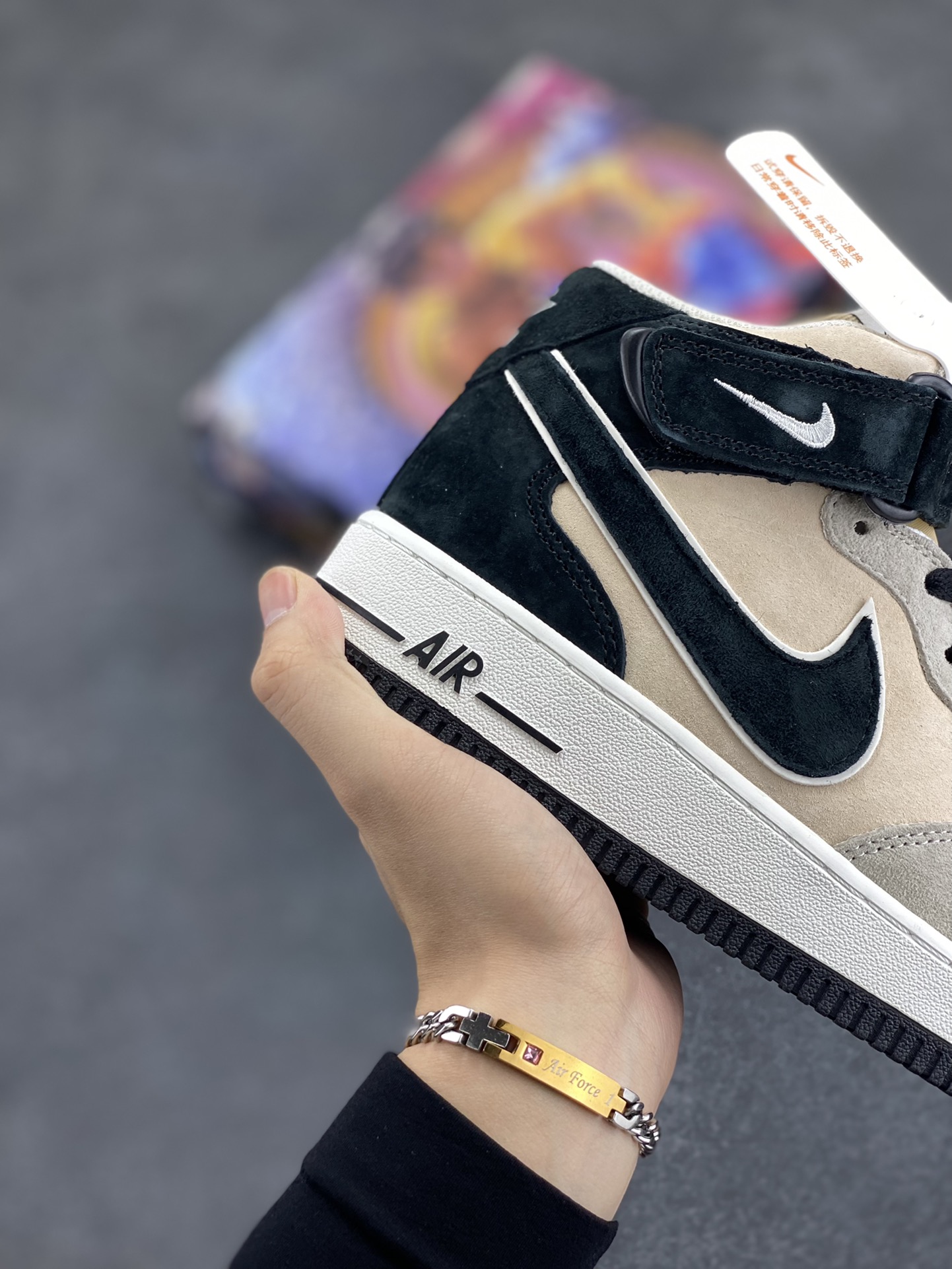 图片[6]-Nike Air Force 1 MID 灰黑 空军一号低帮休闲板鞋 原厂麂皮 原楦原纸板 纯正版型 正品NFC感应芯片 高清洁度 内置全掌气垫 货号：CG9908-106 尺码：36 36.5 37.5 38 38.5 39 40 40.5 41 42 42.5 43 44 44.5 45-选品中心