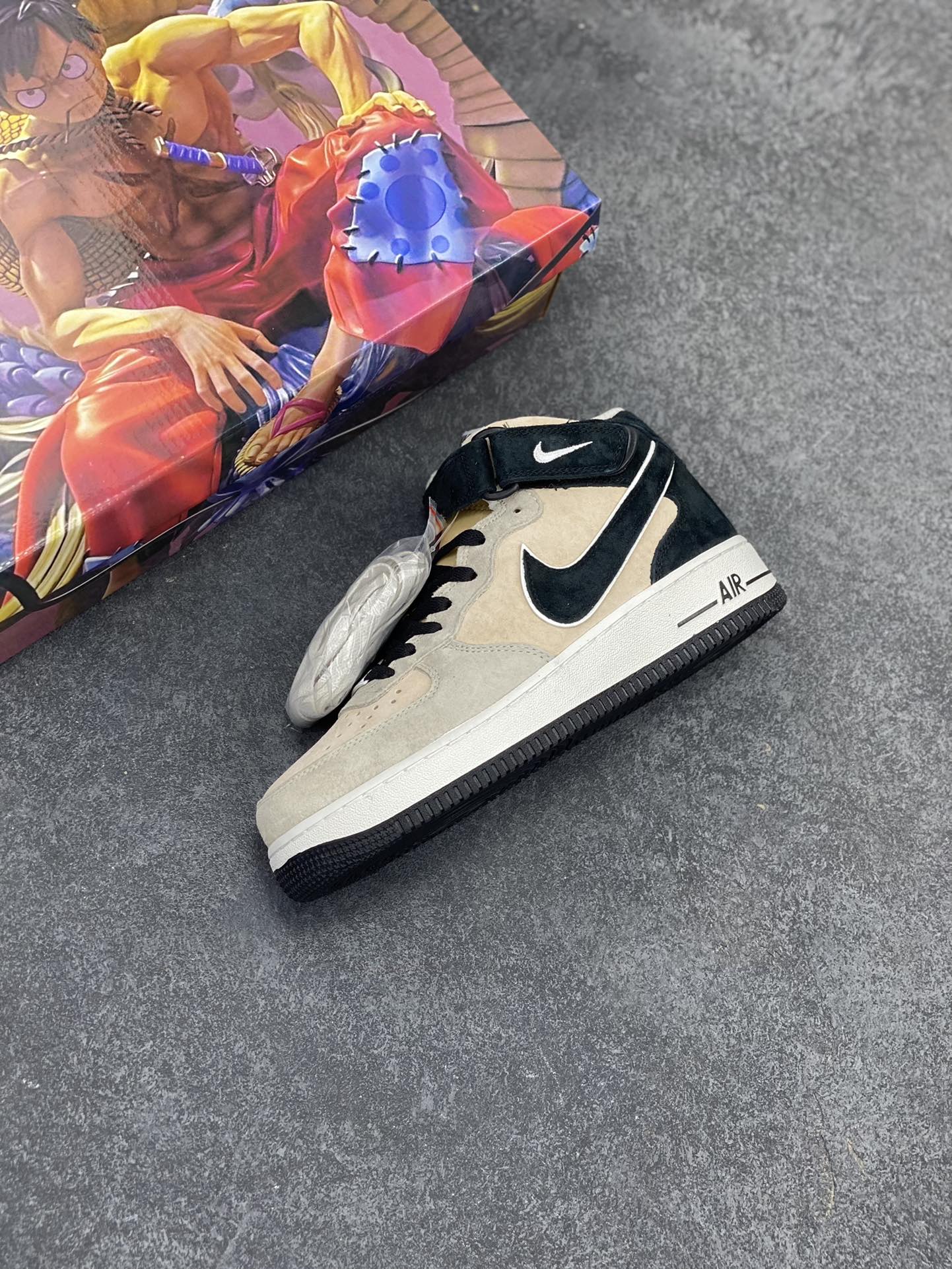 图片[7]-Nike Air Force 1 MID 灰黑 空军一号低帮休闲板鞋 原厂麂皮 原楦原纸板 纯正版型 正品NFC感应芯片 高清洁度 内置全掌气垫 货号：CG9908-106 尺码：36 36.5 37.5 38 38.5 39 40 40.5 41 42 42.5 43 44 44.5 45-选品中心