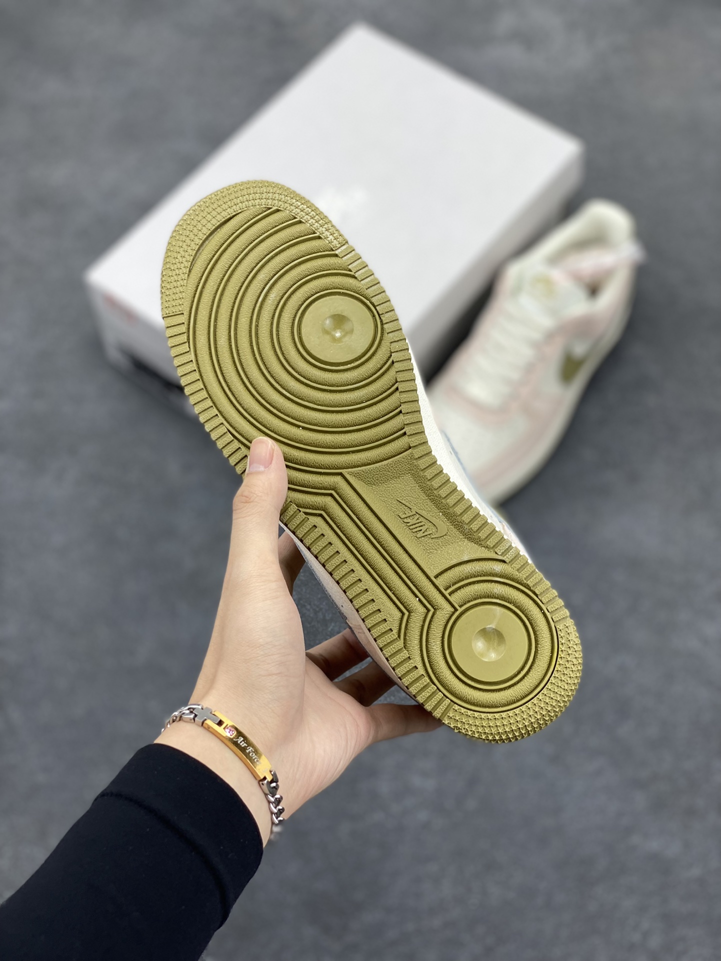 图片[5]-Nike Air Force 1 Low ’07 米白棕绿配色 空军一号低帮休闲板鞋 原厂麂皮 原楦原纸板 纯正版型 正品NFC感应芯片 高清洁度 内置全掌气垫 货号：FF7795-222 尺码：36 36.5 37.5 38 38.5 39 40 40.5 41 42 42.5 43 44 44.5 45-选品中心