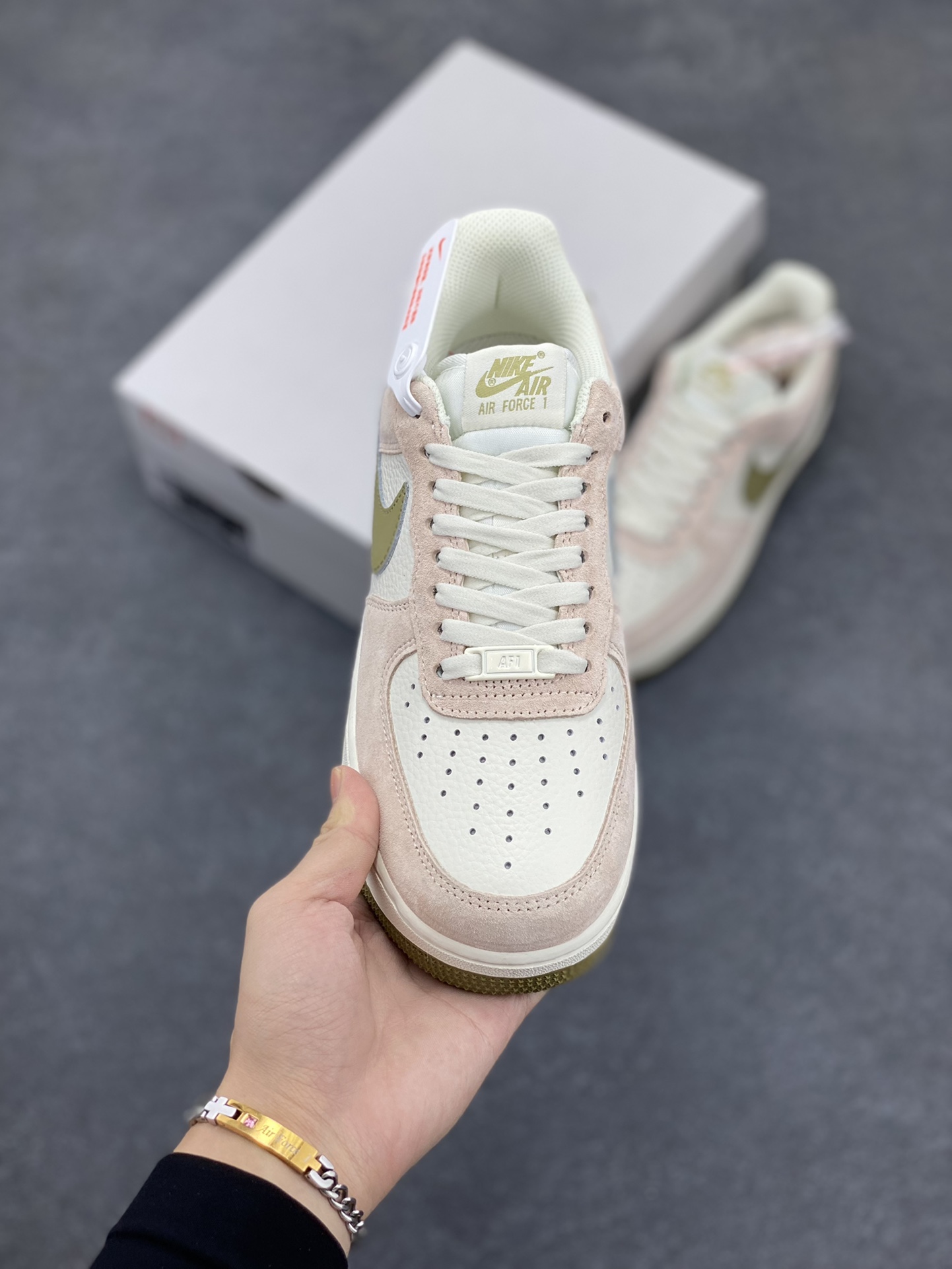 图片[2]-Nike Air Force 1 Low ’07 米白棕绿配色 空军一号低帮休闲板鞋 原厂麂皮 原楦原纸板 纯正版型 正品NFC感应芯片 高清洁度 内置全掌气垫 货号：FF7795-222 尺码：36 36.5 37.5 38 38.5 39 40 40.5 41 42 42.5 43 44 44.5 45-选品中心