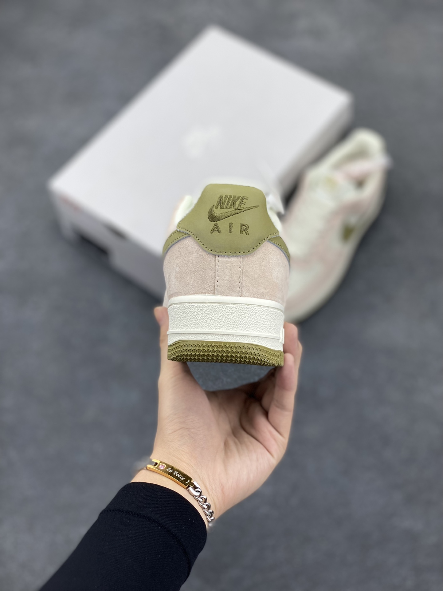 图片[4]-Nike Air Force 1 Low ’07 米白棕绿配色 空军一号低帮休闲板鞋 原厂麂皮 原楦原纸板 纯正版型 正品NFC感应芯片 高清洁度 内置全掌气垫 货号：FF7795-222 尺码：36 36.5 37.5 38 38.5 39 40 40.5 41 42 42.5 43 44 44.5 45-选品中心
