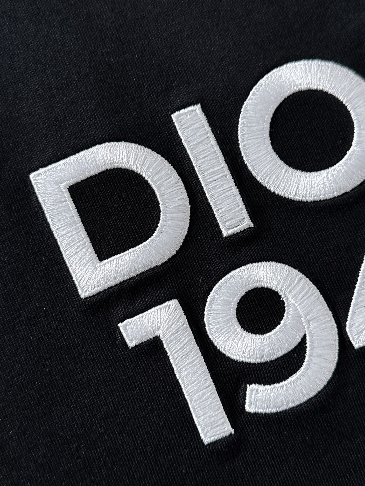  Dio*🆕 2025ss春夏新款棉质圆领短袖T恤 胸前重工刺绣🪡工艺 顶级丝光棉面料定制 标准版型
黑