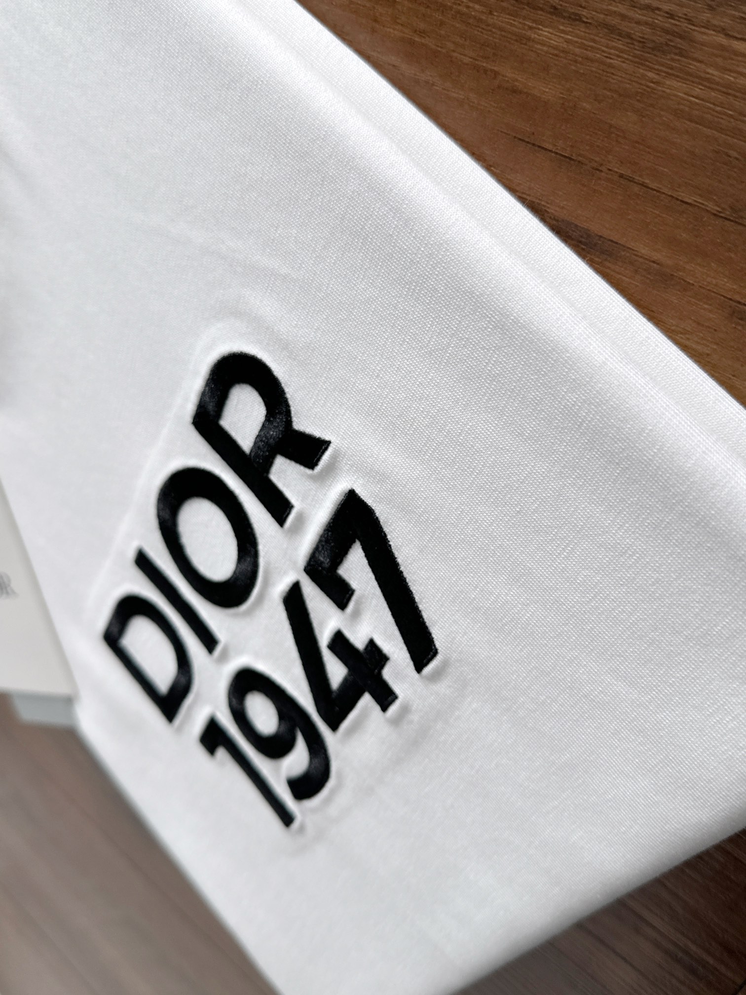  Dio*🆕 2025ss春夏新款棉质圆领短袖T恤 胸前重工刺绣🪡工艺 顶级丝光棉面料定制 标准版型
黑
