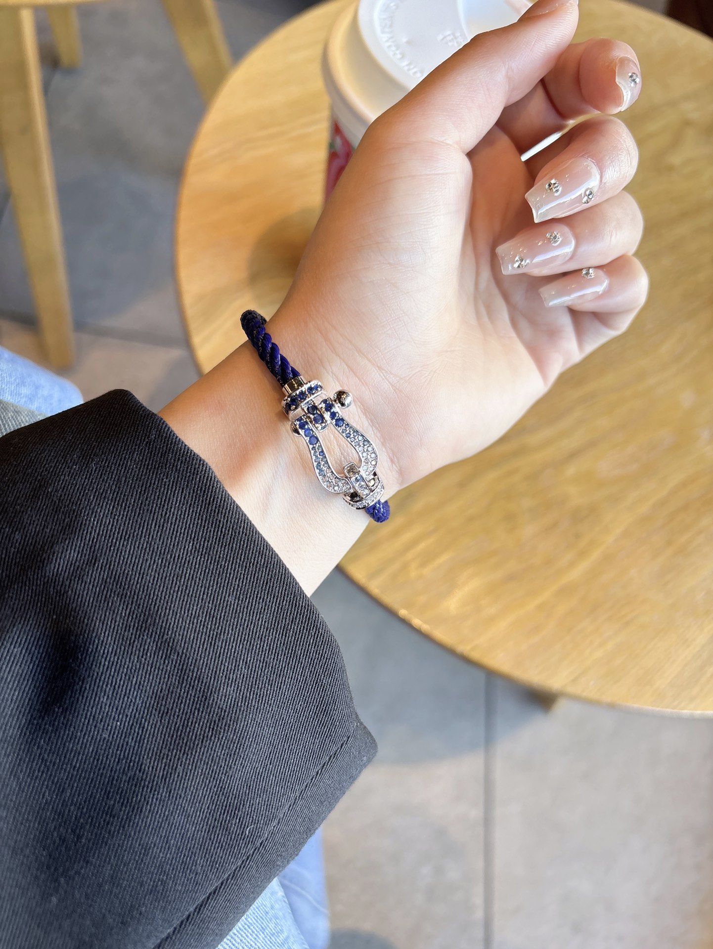 NO:110243,New product releases hot wire Fred Fred full diamond, half diamond, and diamond-free horseshoe buckle neutral high-quality royal blue nylon rope bracelet bracelet!  Bensheng Rope Brand Fashion, Exquisite FORCE Series Bracelet High-end Customization~Asian Gold Micro Electroplating 18k Gold Craft Seiko Horseshoe Buckle Bracelet!  The effect of getting started is very versatile. Internet celebrity experts. A must-have item for fashion. Rose gold, gold and silver buttons. Two sizes of 17/19cm for couples. Elegant accessories, bracelet, bracelet, gold19860909新品发布火爆钢丝费雷德 Fred斐登满钻、半钻、无钻马蹄扣中性款高品质宝蓝色尼龙绳绳手链手镯！本命绳大牌 时尚 精致FORCE 系列手链高端定制～亚金微电镀18k金工艺 精工马蹄扣头手镯！上手效果非常百搭 网红达人 时尚一族必备单品 玫瑰金、黄金、银色扣头男女情侣款两个码数17/19cm,饰品精品,bracelet,bracelet,gold,Jewelry