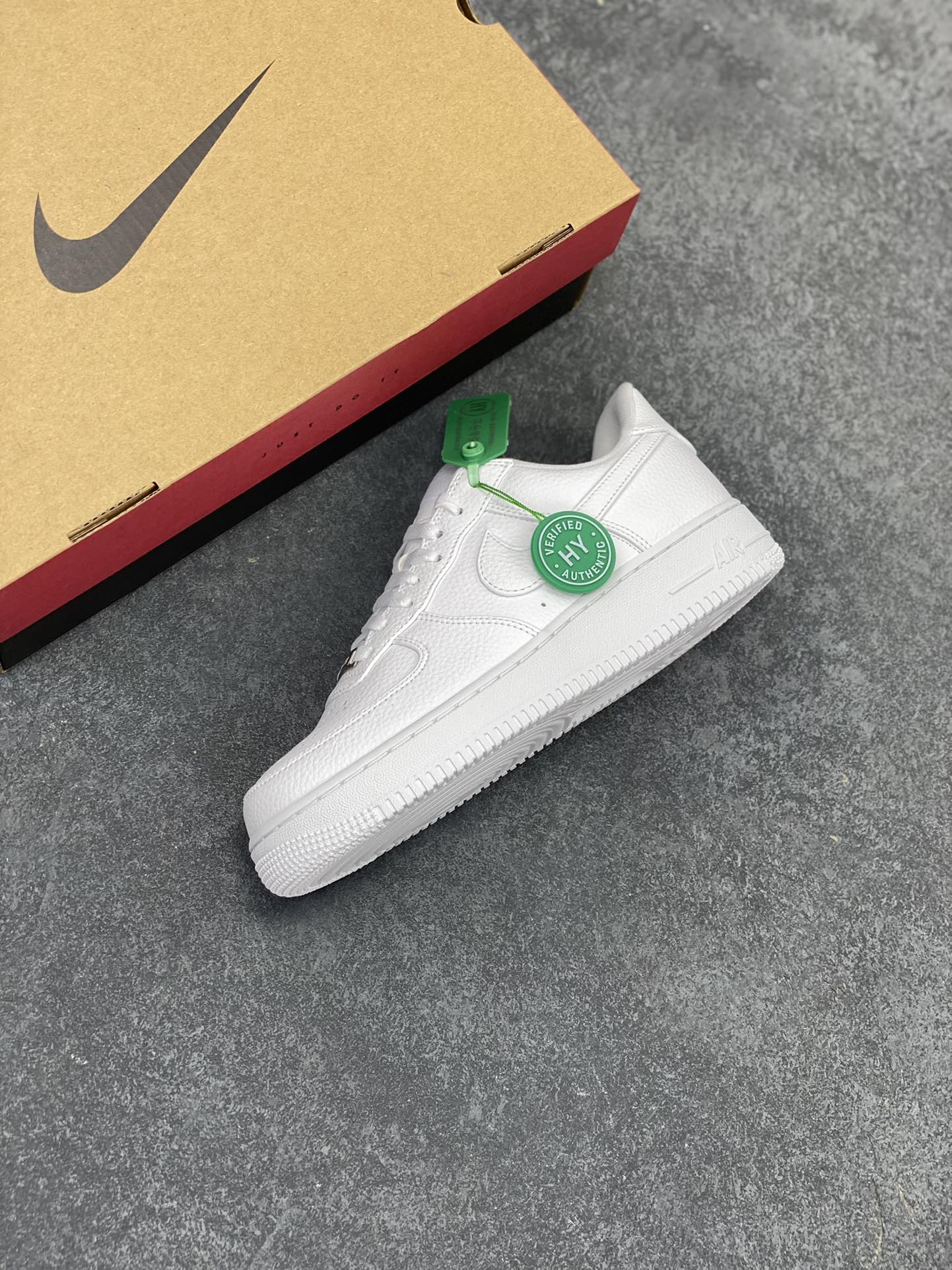 图片[7]-HY版本💯 Nike Air Force 1 Low 万圣节荔枝纹 空军一号低帮运动休闲板鞋 原楦头原纸板 打造纯正空军版型#专注外贸渠道 全掌内置蜂窝气垫 #原盒配件 原厂中底钢印、拉帮完美 货号：DIB4025-100 尺码：36 36.5 37.5 38 38.5 39 40 40.5 41 42 42.5 43 44 44.5 45 46-选品中心