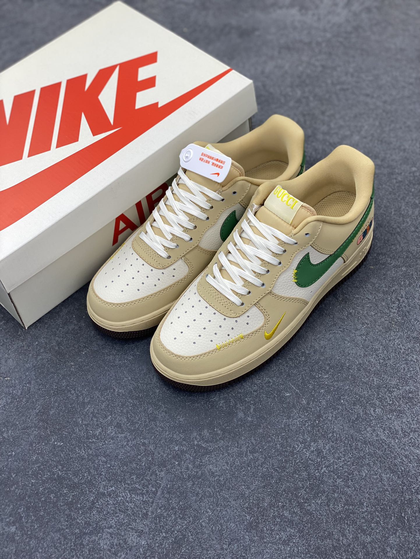 图片[8]-NIke Air Force 1 \’07 Low “古驰联名–白棕绿”空军一号 低帮 运动鞋 休闲鞋 折边针车 工艺难度大 原楦头原纸板 原装鞋盒 定制五金配件 内置全掌气垫 原厂鞋底 货号：KK1988-024 尺码：36 36.5 37.5 38 38.5 39 40 40.5 41 42 42.5 43 44 44.5 45-选品中心