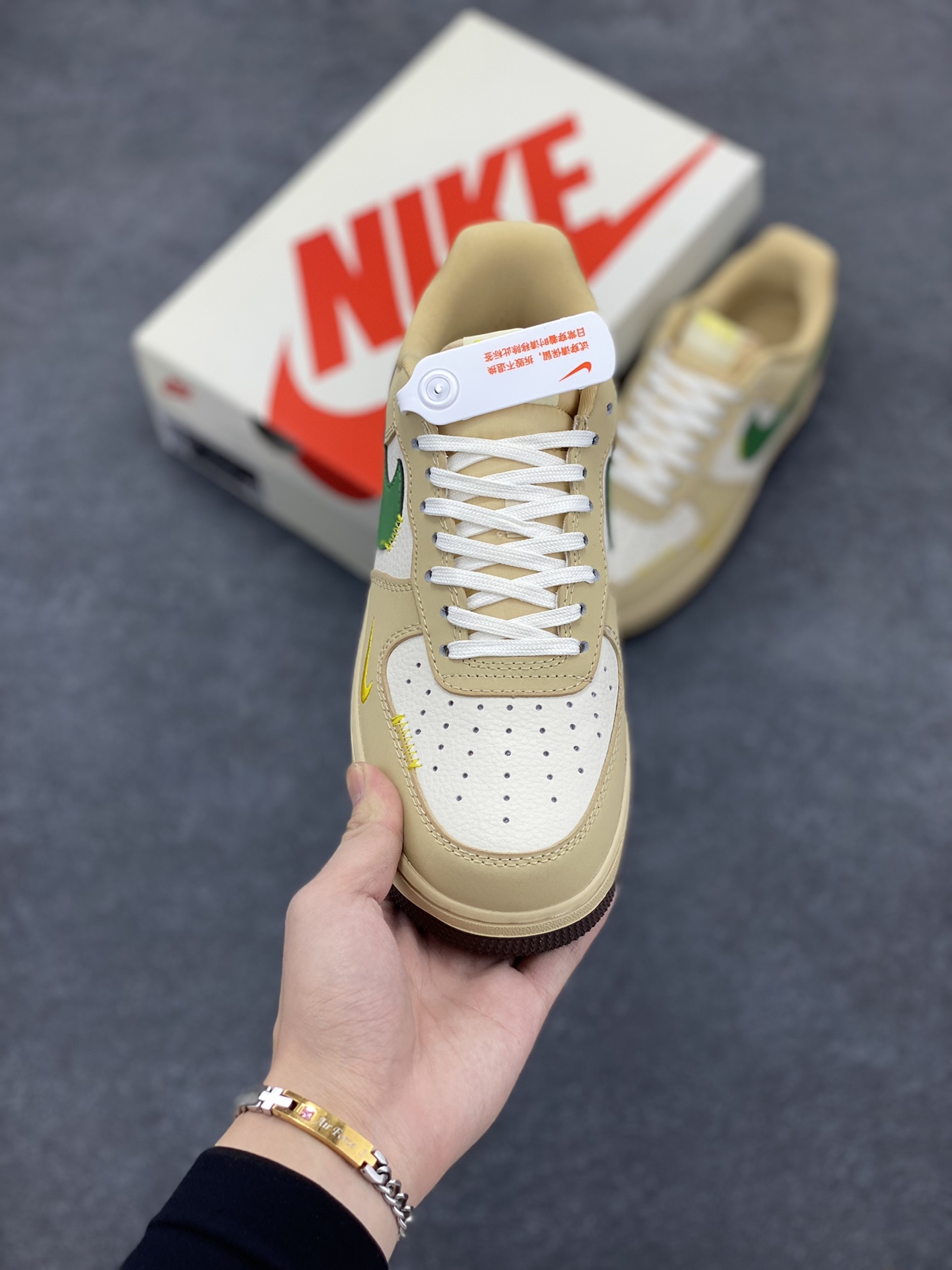图片[2]-NIke Air Force 1 \’07 Low “古驰联名–白棕绿”空军一号 低帮 运动鞋 休闲鞋 折边针车 工艺难度大 原楦头原纸板 原装鞋盒 定制五金配件 内置全掌气垫 原厂鞋底 货号：KK1988-024 尺码：36 36.5 37.5 38 38.5 39 40 40.5 41 42 42.5 43 44 44.5 45-选品中心