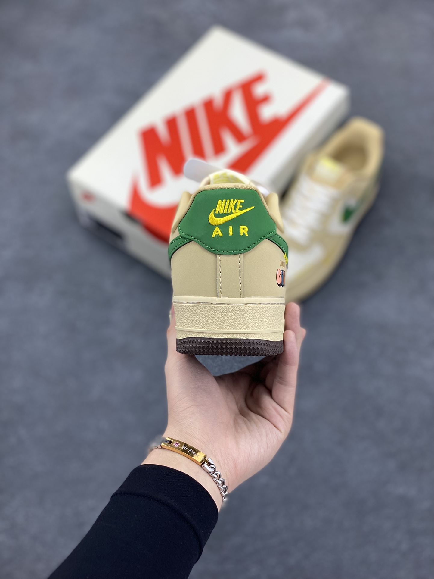 图片[4]-NIke Air Force 1 \’07 Low “古驰联名–白棕绿”空军一号 低帮 运动鞋 休闲鞋 折边针车 工艺难度大 原楦头原纸板 原装鞋盒 定制五金配件 内置全掌气垫 原厂鞋底 货号：KK1988-024 尺码：36 36.5 37.5 38 38.5 39 40 40.5 41 42 42.5 43 44 44.5 45-选品中心