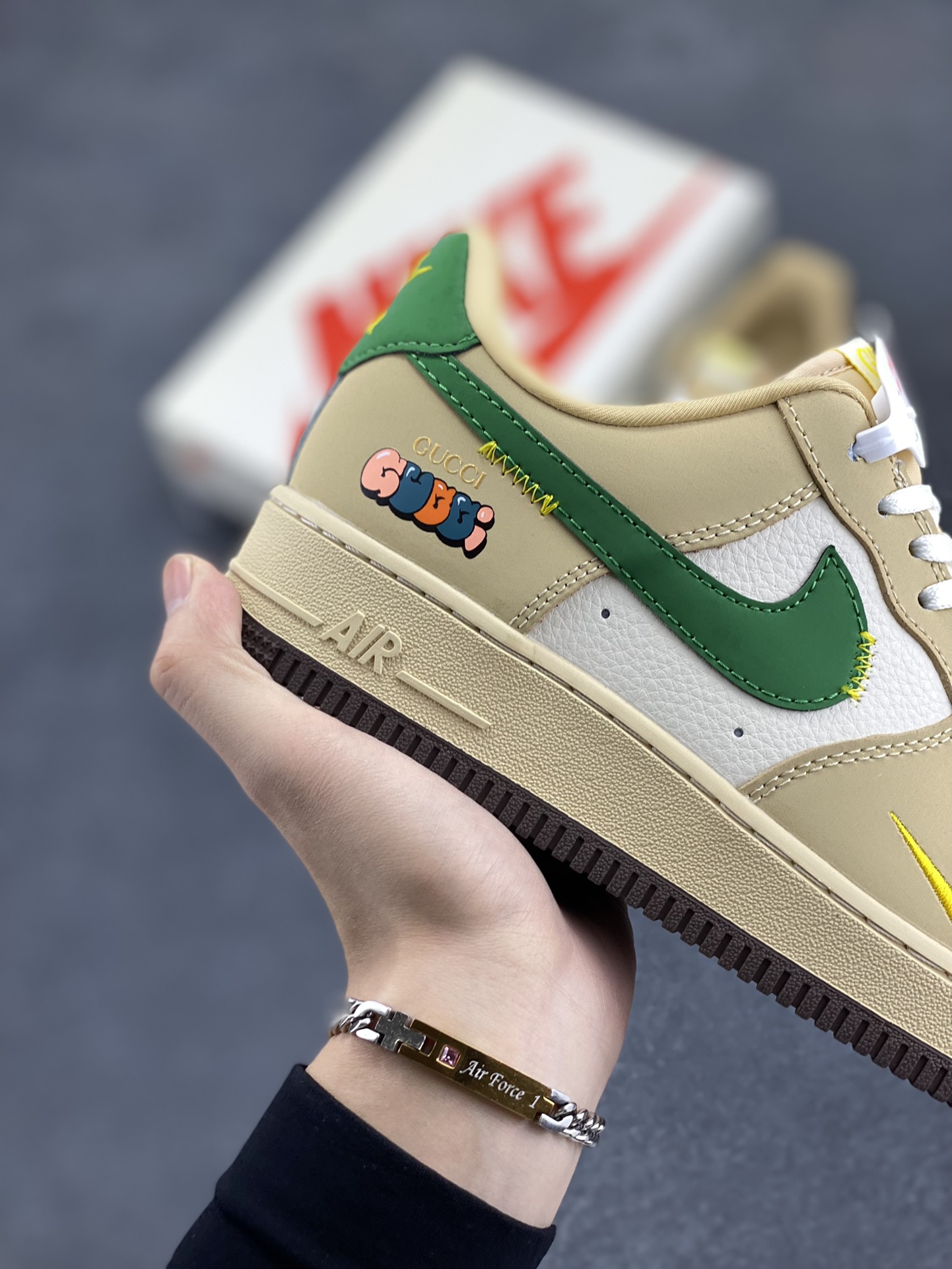 图片[6]-NIke Air Force 1 \’07 Low “古驰联名–白棕绿”空军一号 低帮 运动鞋 休闲鞋 折边针车 工艺难度大 原楦头原纸板 原装鞋盒 定制五金配件 内置全掌气垫 原厂鞋底 货号：KK1988-024 尺码：36 36.5 37.5 38 38.5 39 40 40.5 41 42 42.5 43 44 44.5 45-选品中心