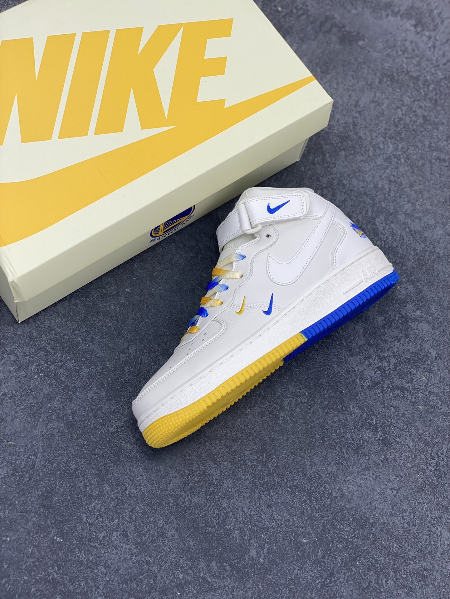图片[7]-Nike Air Force 1 Mid \’07 “米兰黄”金州勇士城市限定中帮空军一号休闲板鞋 定制头成皮料 3M反光 原楦原纸板 水晶双色大底 纯正版型 内置全掌气垫 货号：GT5663-306 尺码：36 36.5 37.5 38 38.5 39 40 40.5 41 42 42.5 43 44 44.5 45-选品中心